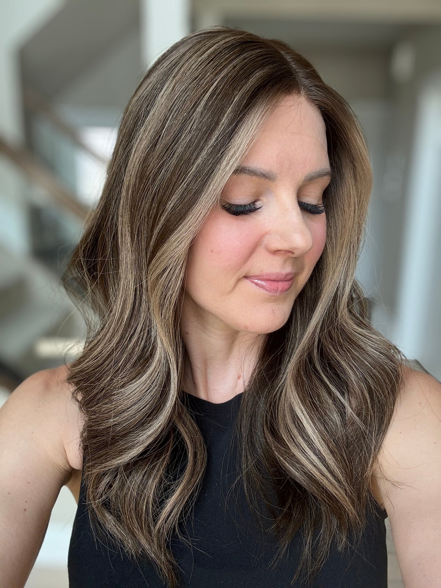 21" Flavia Comfort Cap Silk Top Wig (M)