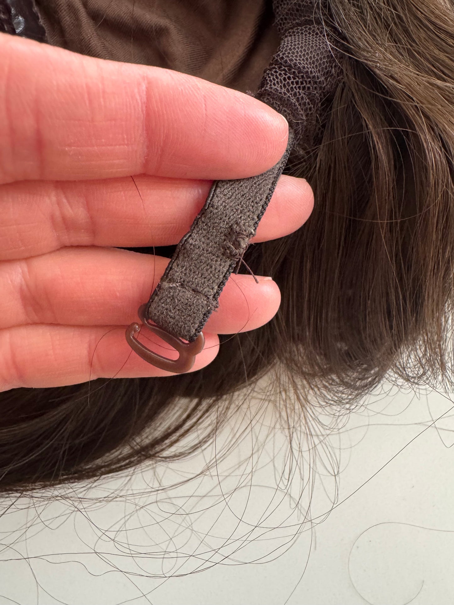 20" Dark Brown Wavy Bandfall Active Wig (M) READ DESCRIPTION)