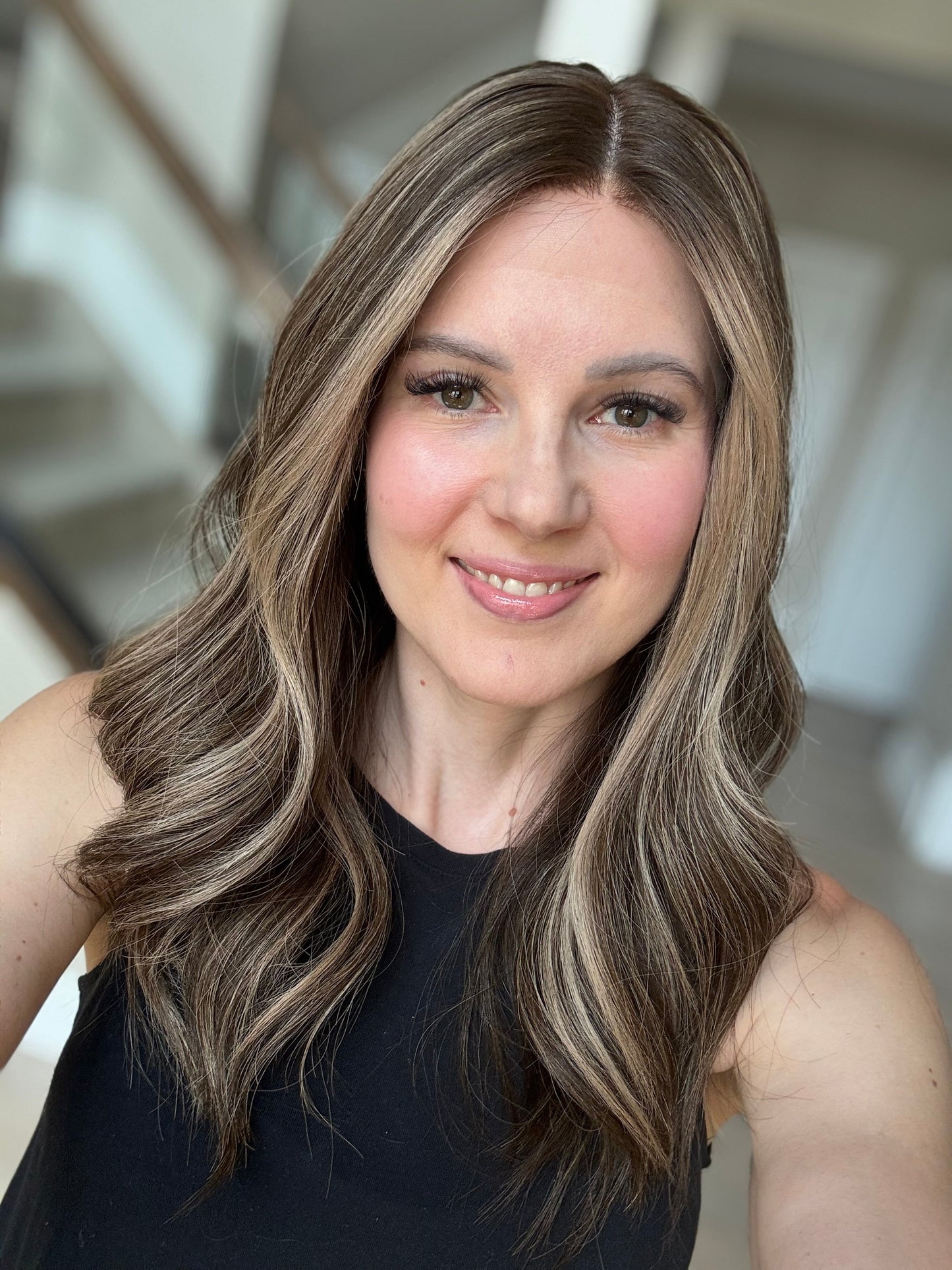 21" Flavia Comfort Cap Silk Top Wig (M)