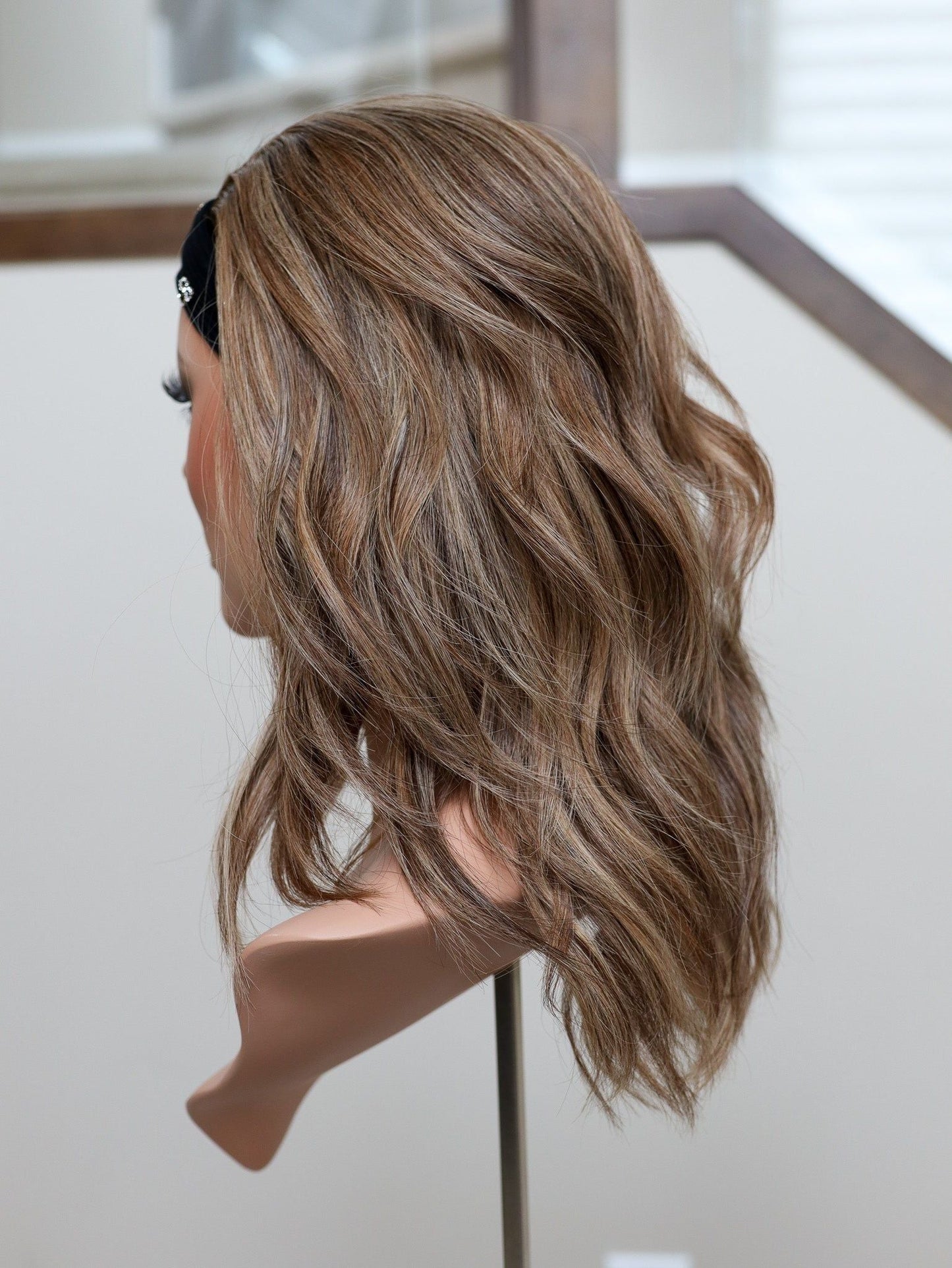 20" Anniston Bandfall Active Wig (S)