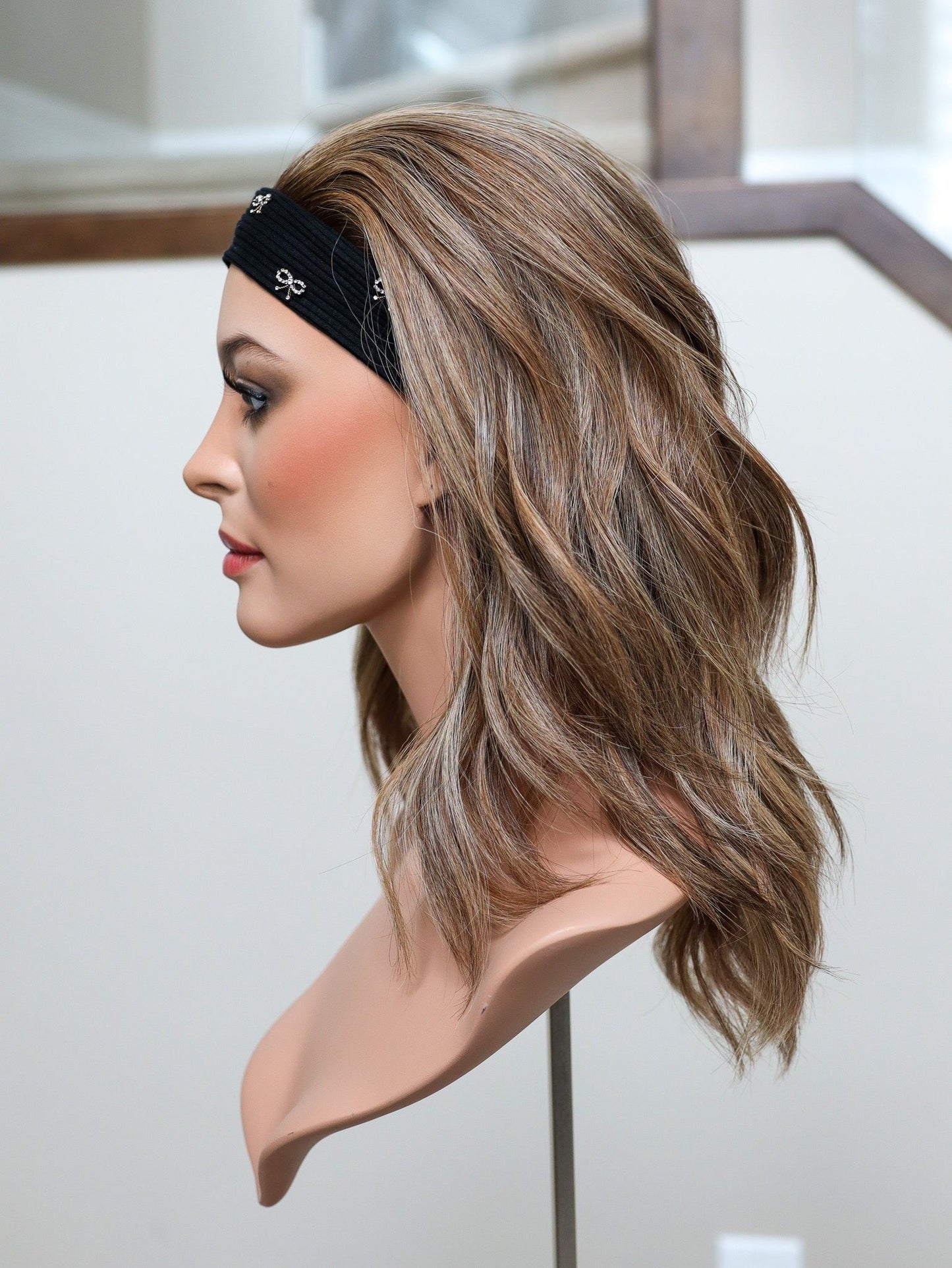 20" Anniston Bandfall Active Wig (S)