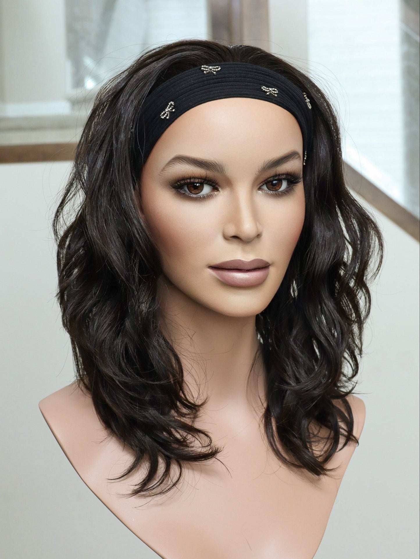 20" Darkest Brown Wavy Bandfall Active Wig (M)
