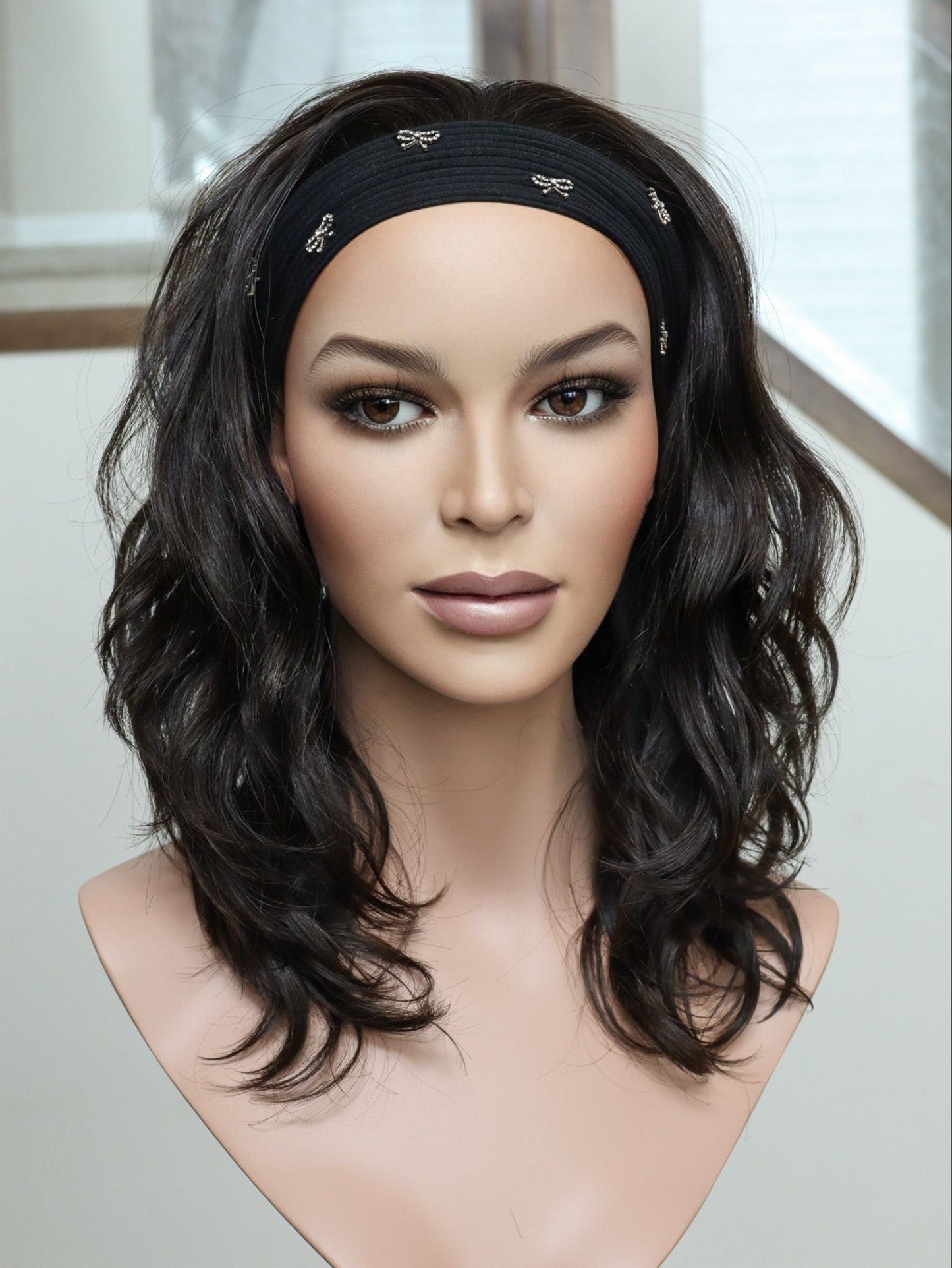 20" Darkest Brown Wavy Bandfall Active Wig (S)