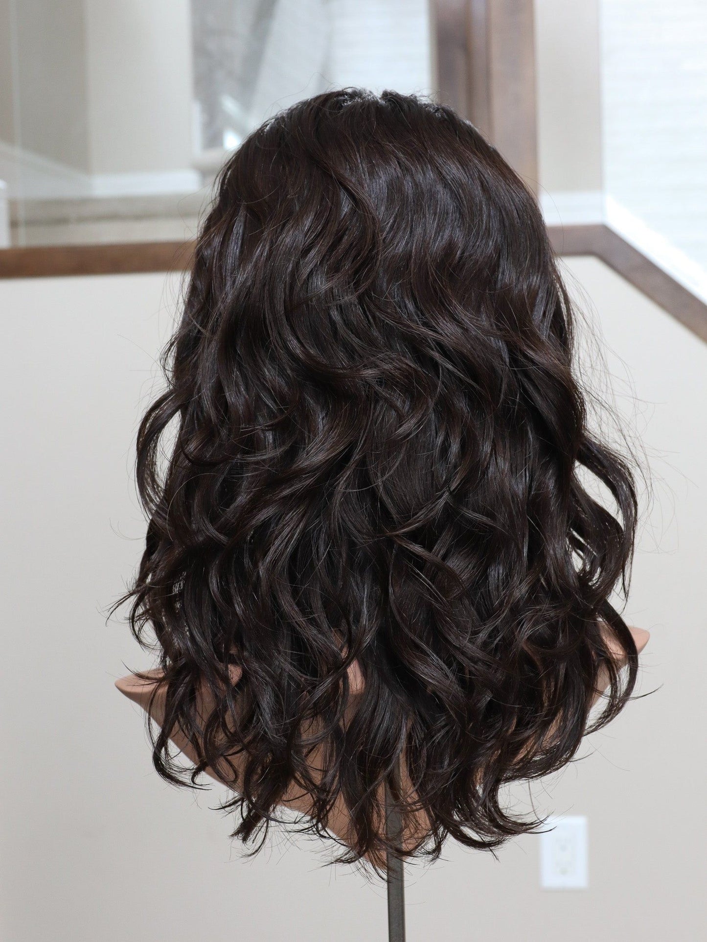 20" Darkest Brown Wavy Bandfall Active Wig (S)