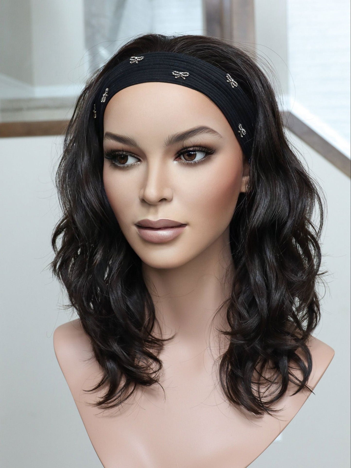 20" Darkest Brown Wavy Bandfall Active Wig (S)