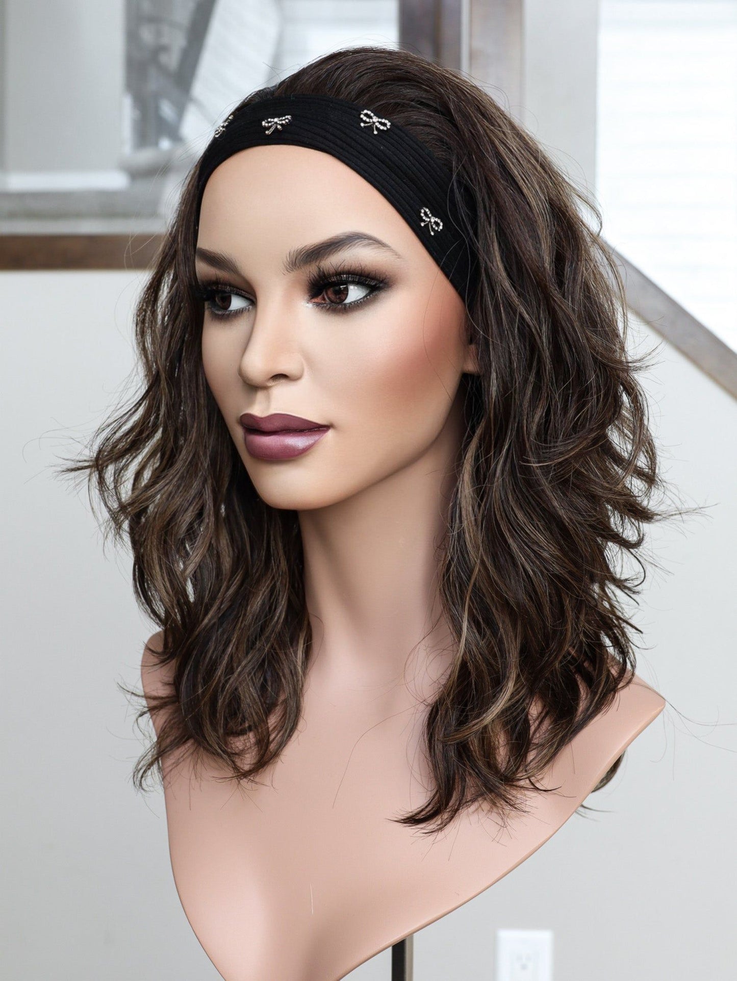 20" Jennifer Wavy Bandfall Active Wig (S)