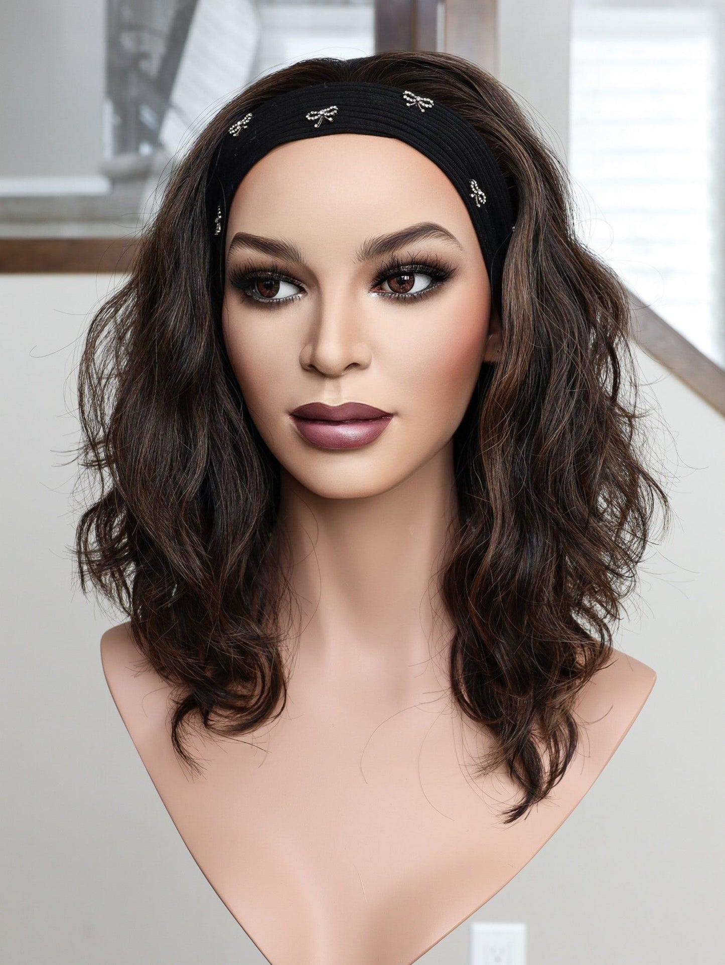 20" Liv Wavy Bandfall Active Wig (S)