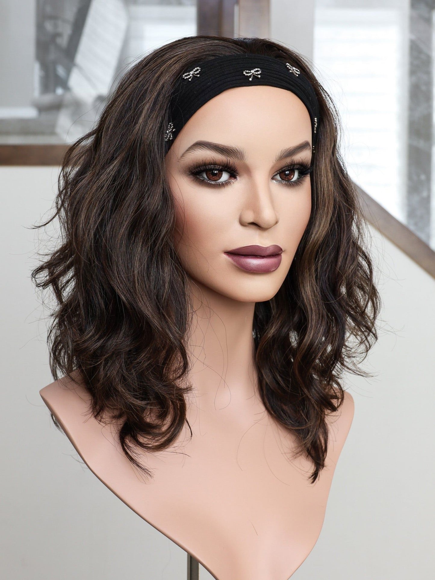 20" Liv Wavy Bandfall Active Wig (S)