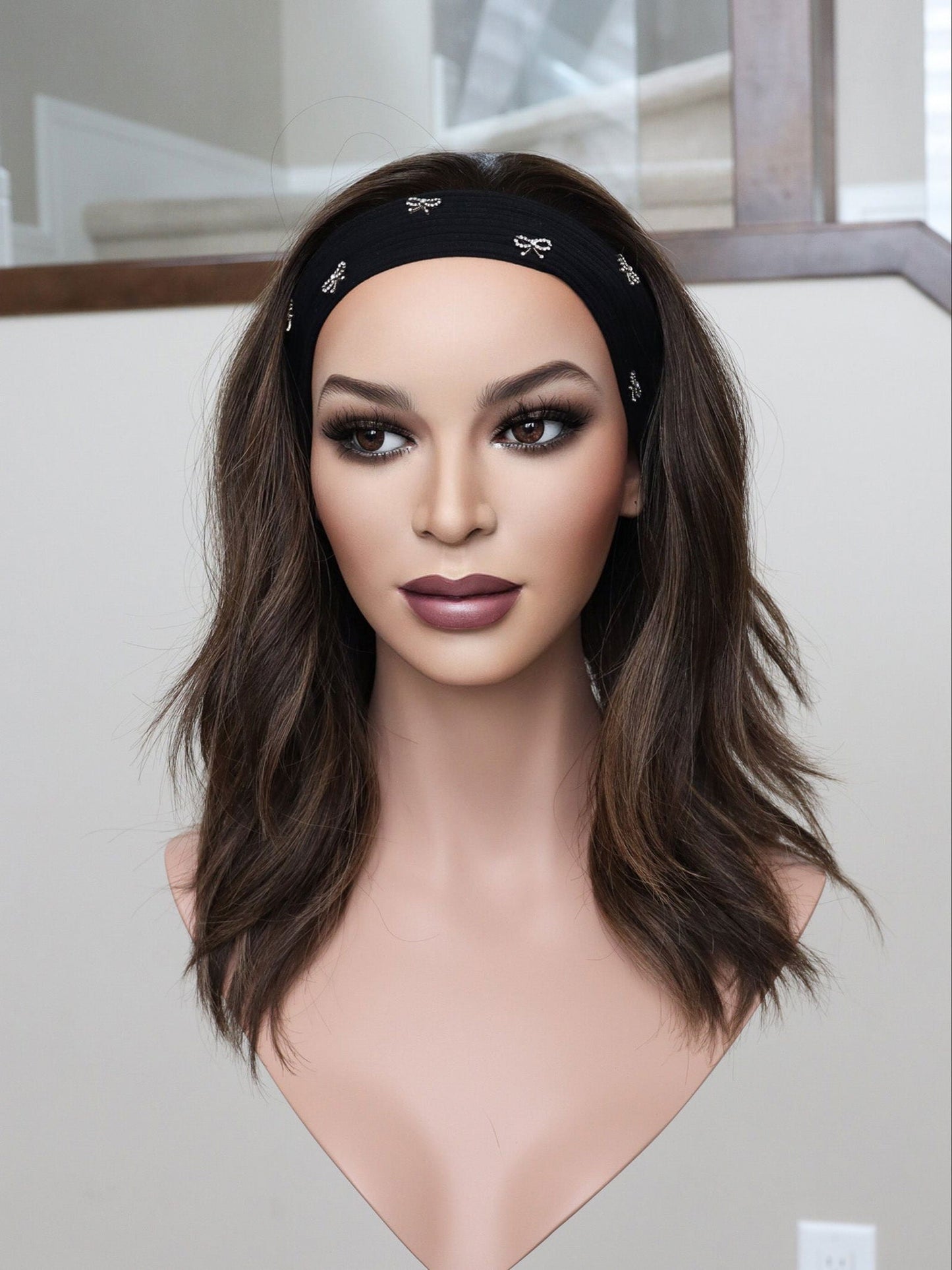 20" Mia Bandfall Active Wig (M)