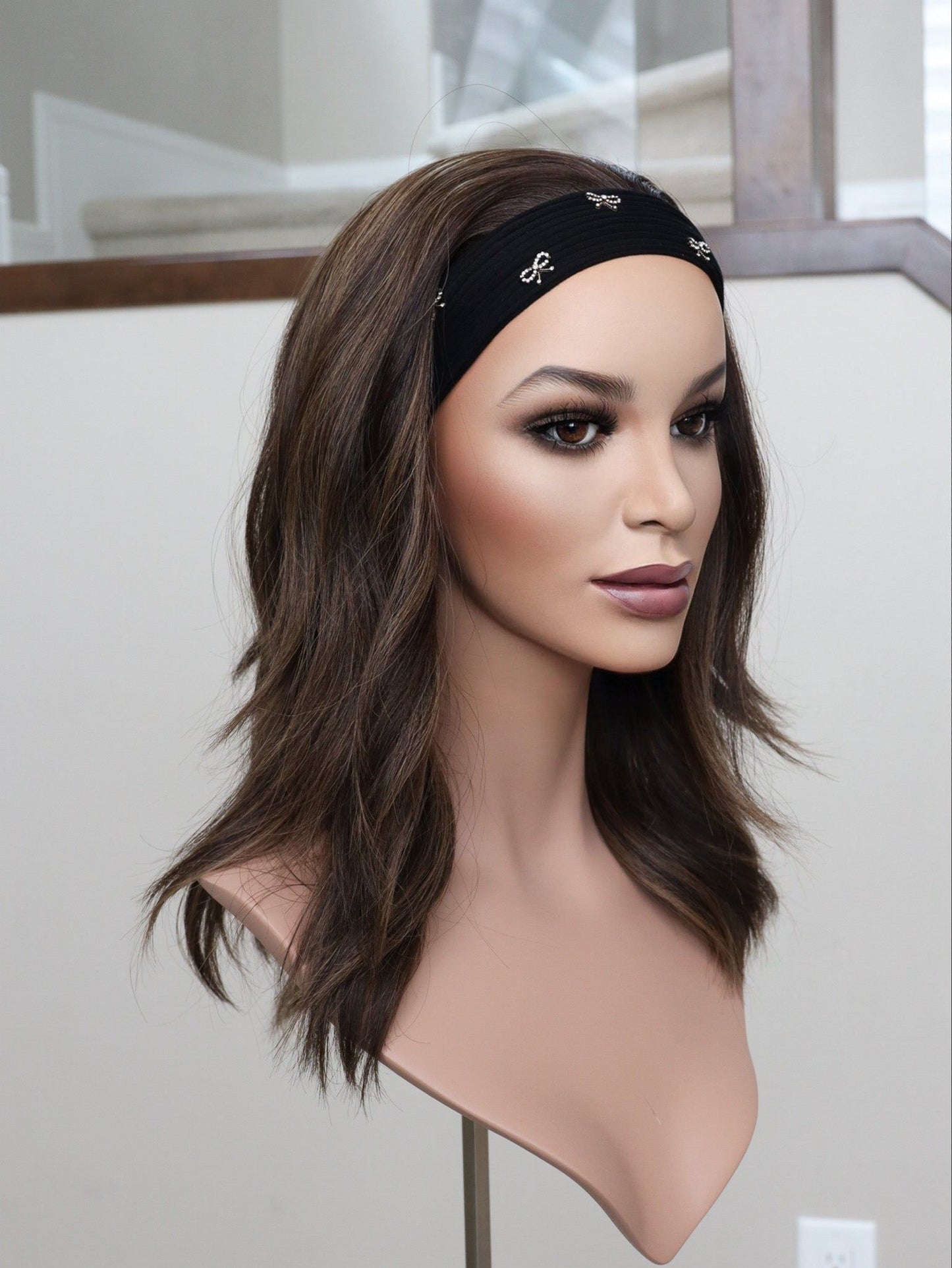 20" Mia Bandfall Active Wig (M)
