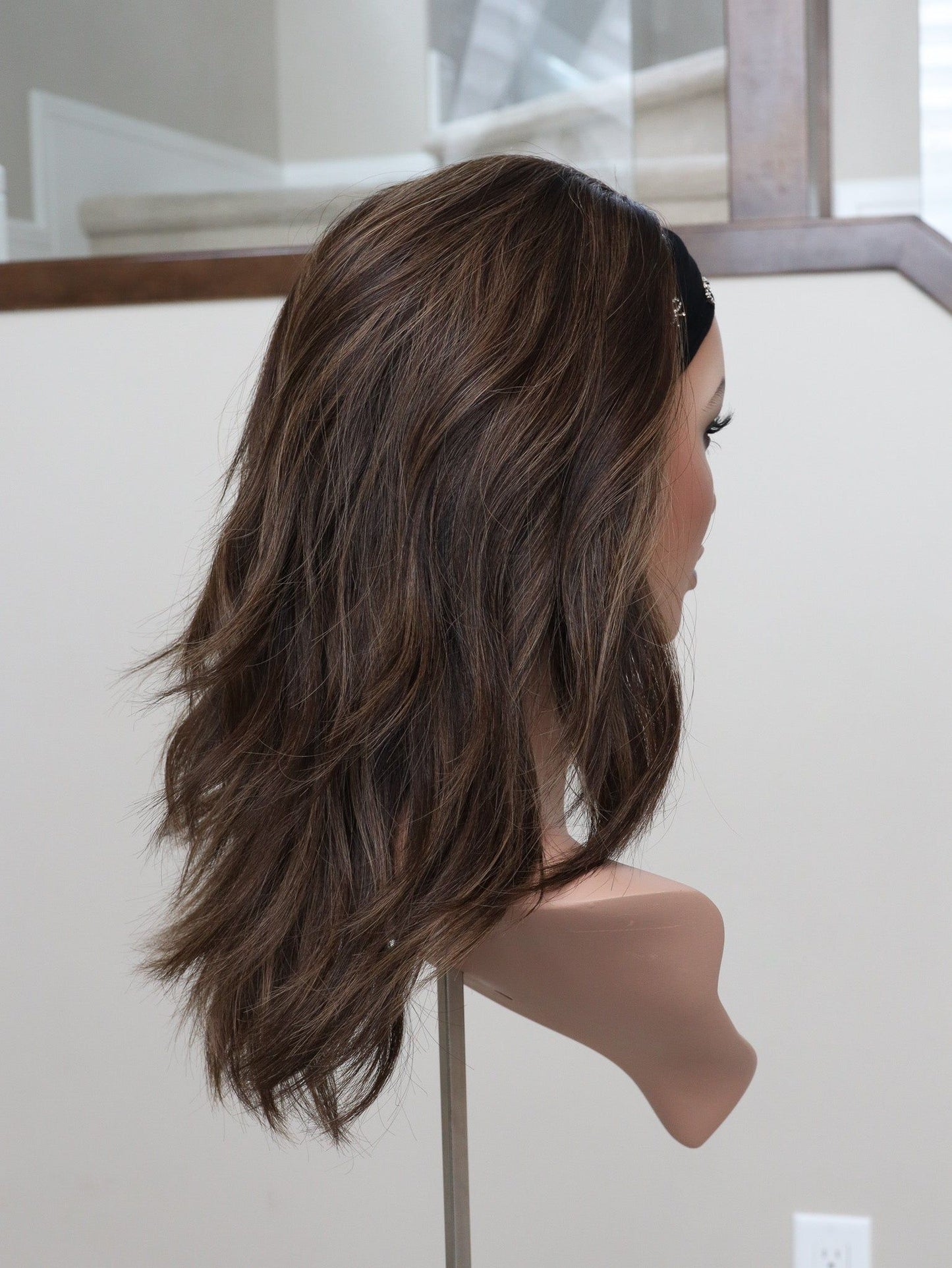 20" Mia Bandfall Active Wig (M)