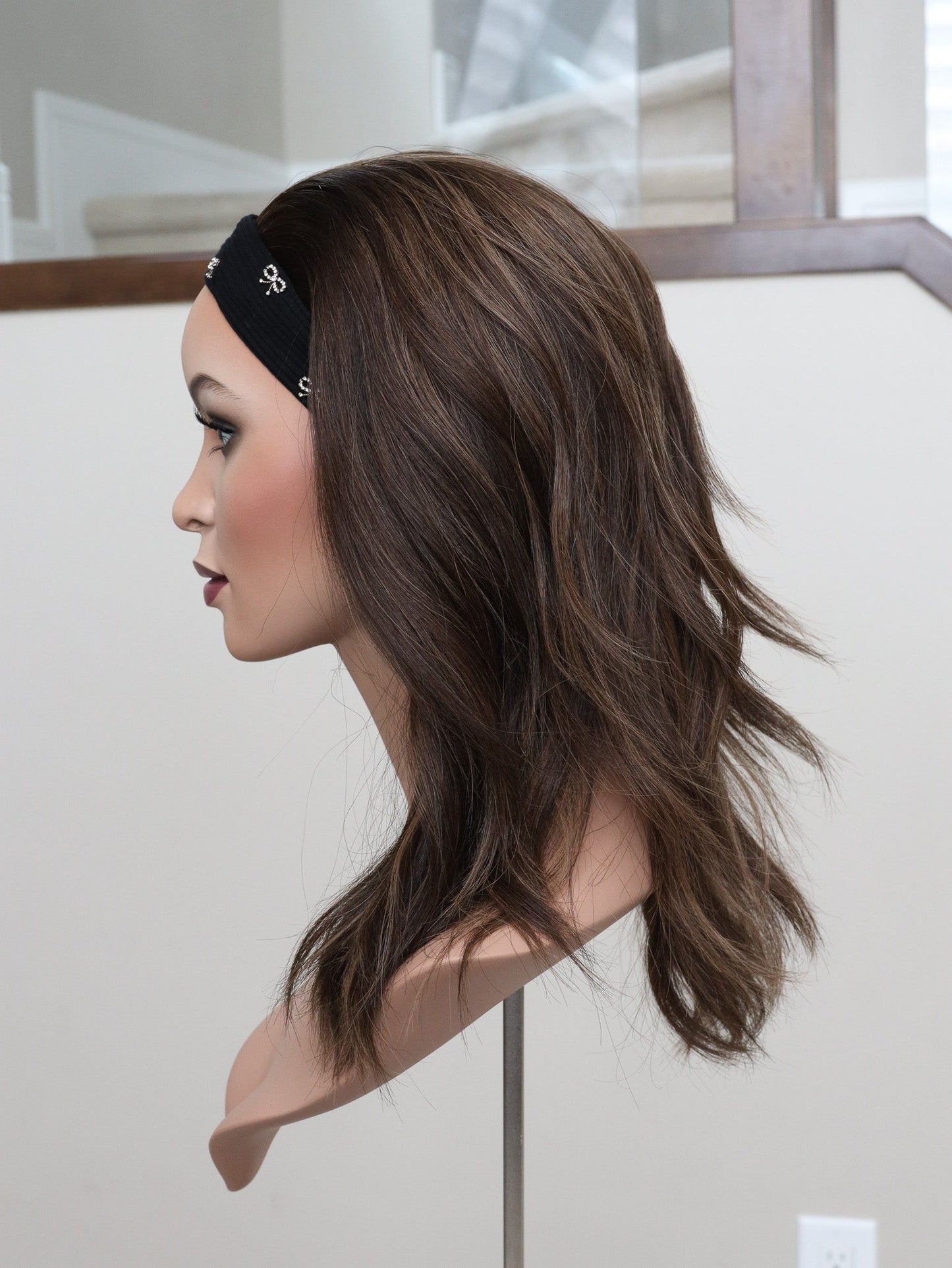 20" Mia Bandfall Active Wig (M)