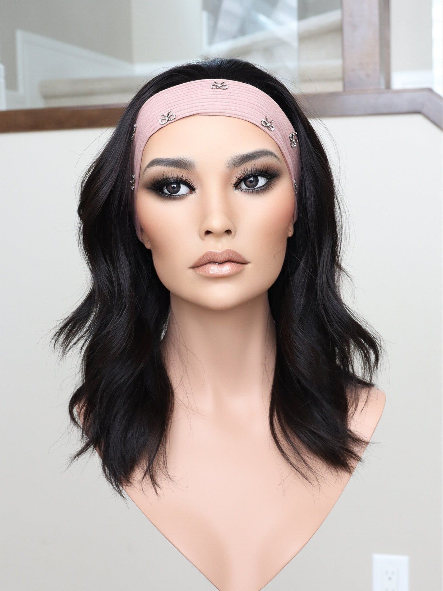 20" Natural Black Bandfall Active Wig (S)