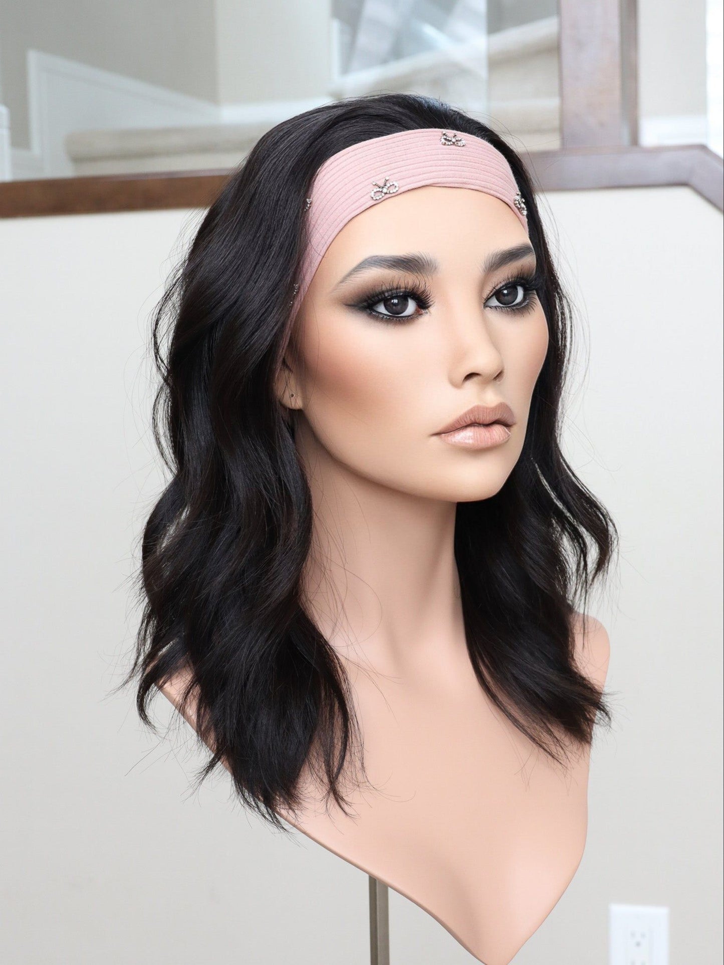 20" Natural Black Bandfall Active Wig (S)