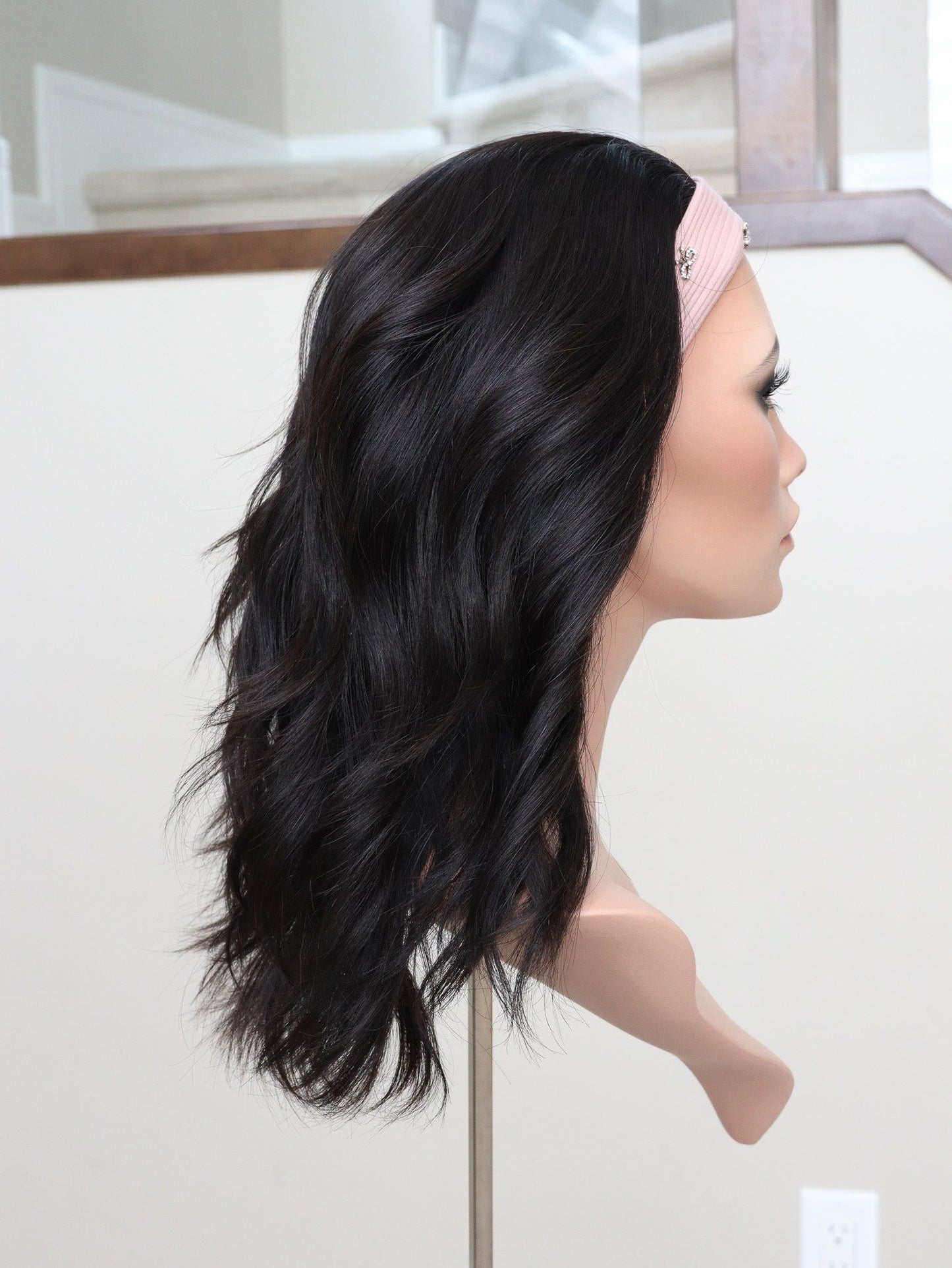 20" Natural Black Bandfall Active Wig (S)
