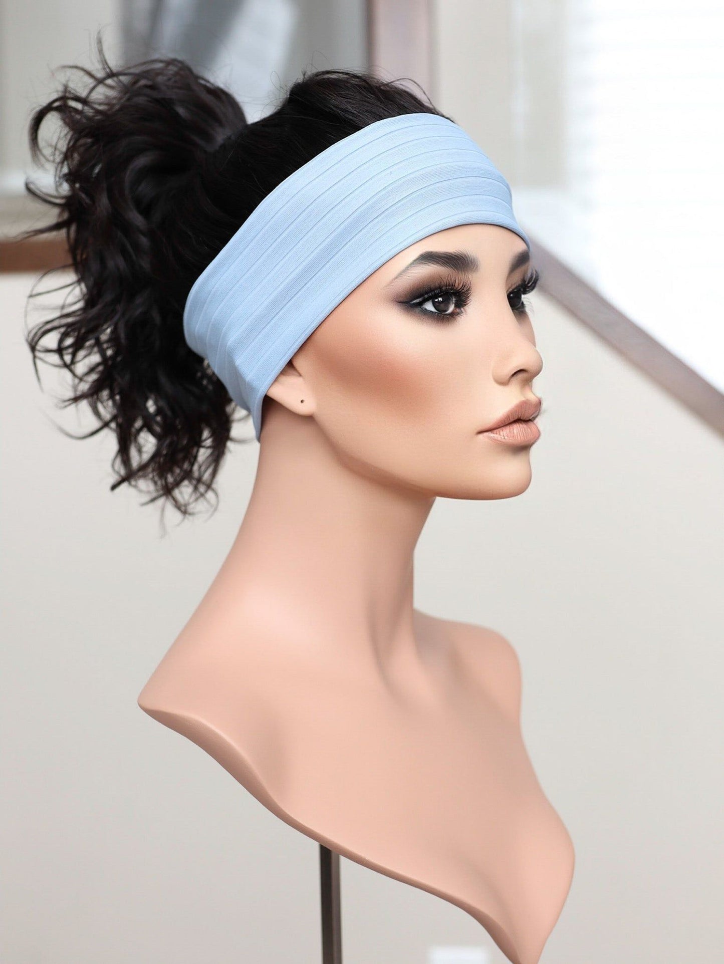 20" Natural Black Wavy Active Pony Wig (S)