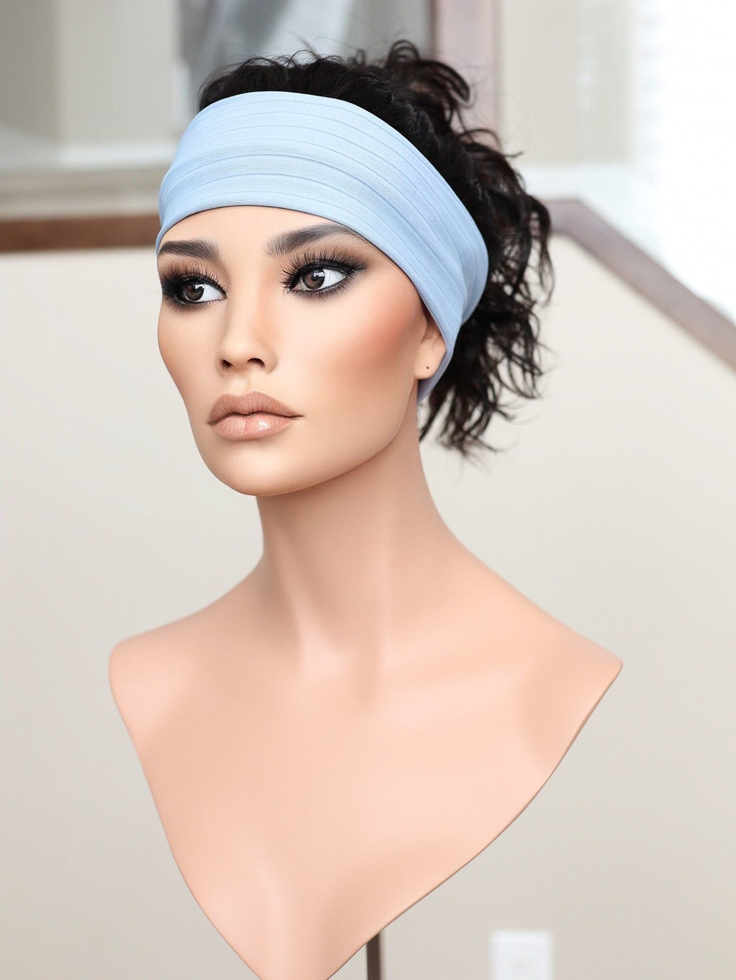 20" Natural Black Wavy Active Pony Wig (S)