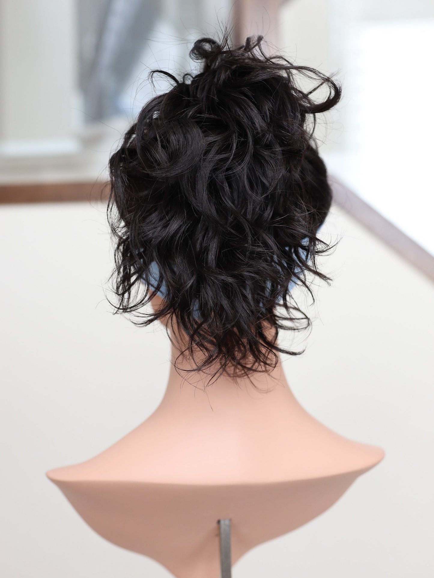 20" Natural Black Wavy Active Pony Wig (S)