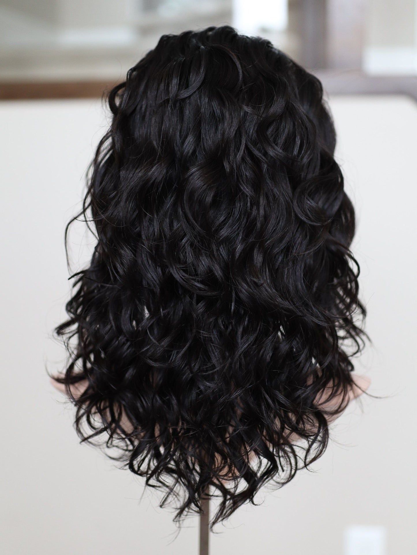 20" Natural Black Wavy Bandfall Active Wig (S)