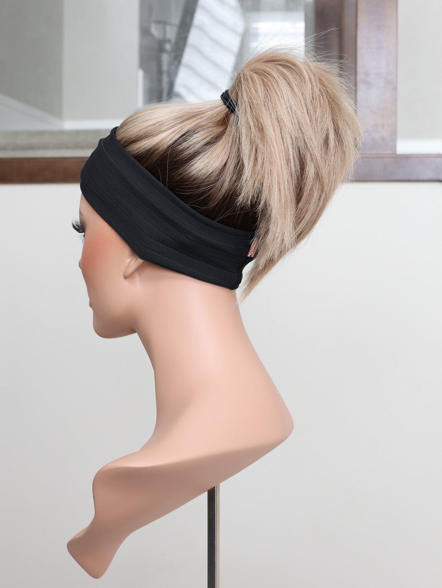 20" Olivia Active Pony Wig (S)