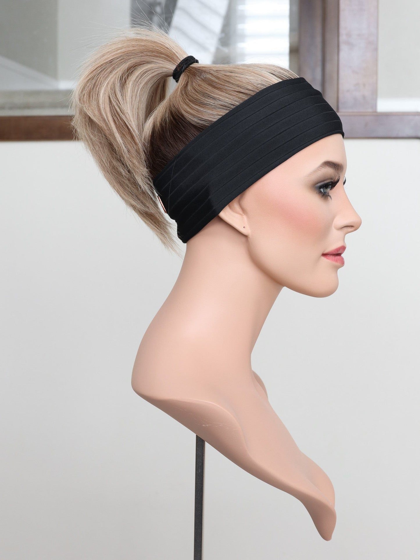 20" Olivia Active Pony Wig (S)