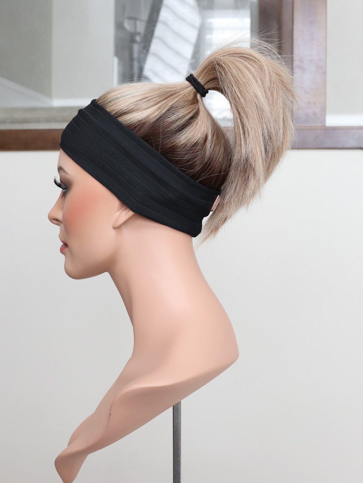 20" Olivia Active Pony Wig (S)