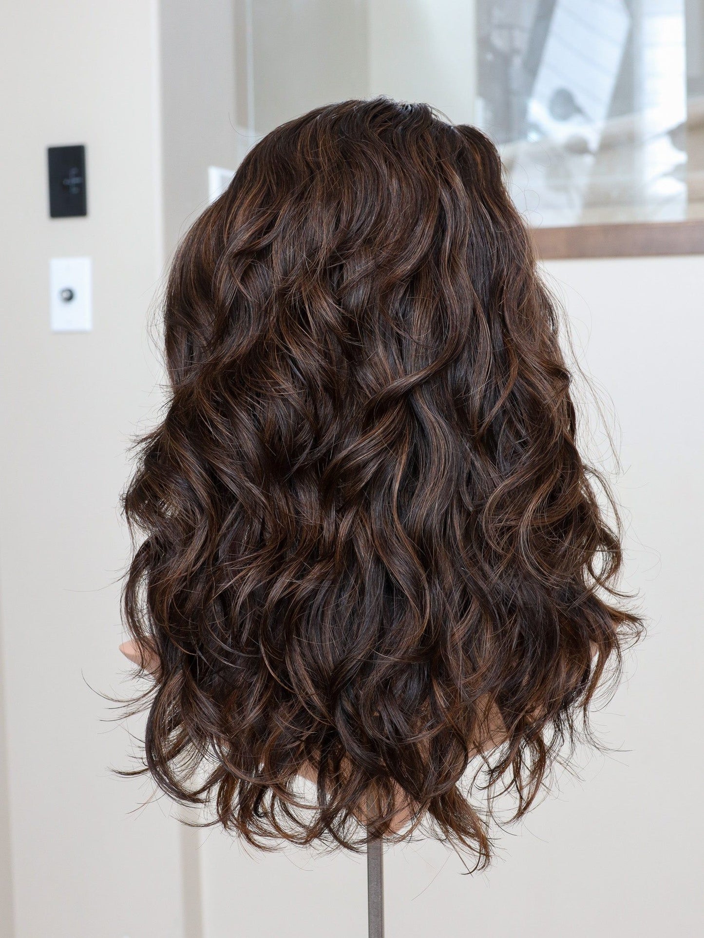 20" Tatiana Wavy Bandfall Active Wig (S)