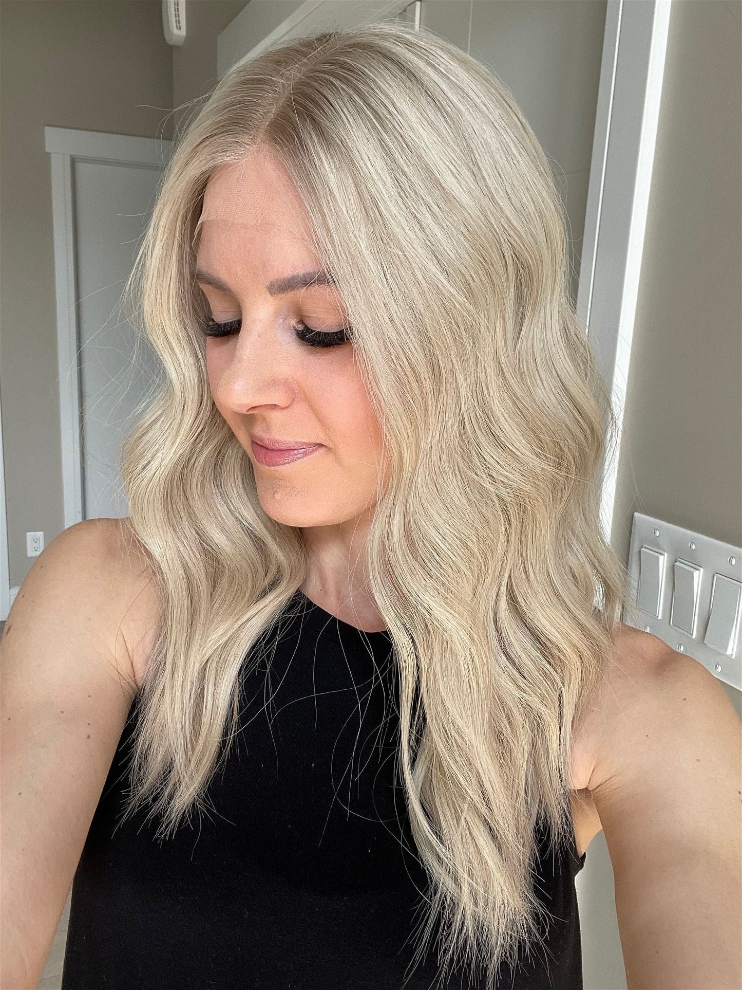 21" F08 Tori Luxury Cap Lace Top Wig (M)