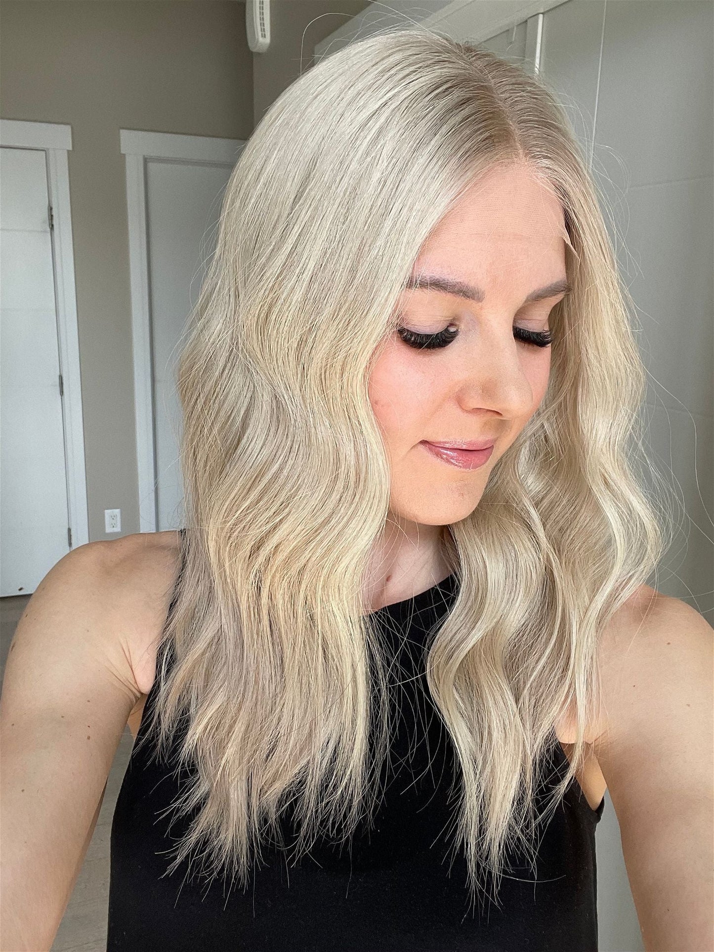 21" F08 Tori Luxury Cap Lace Top Wig (M)