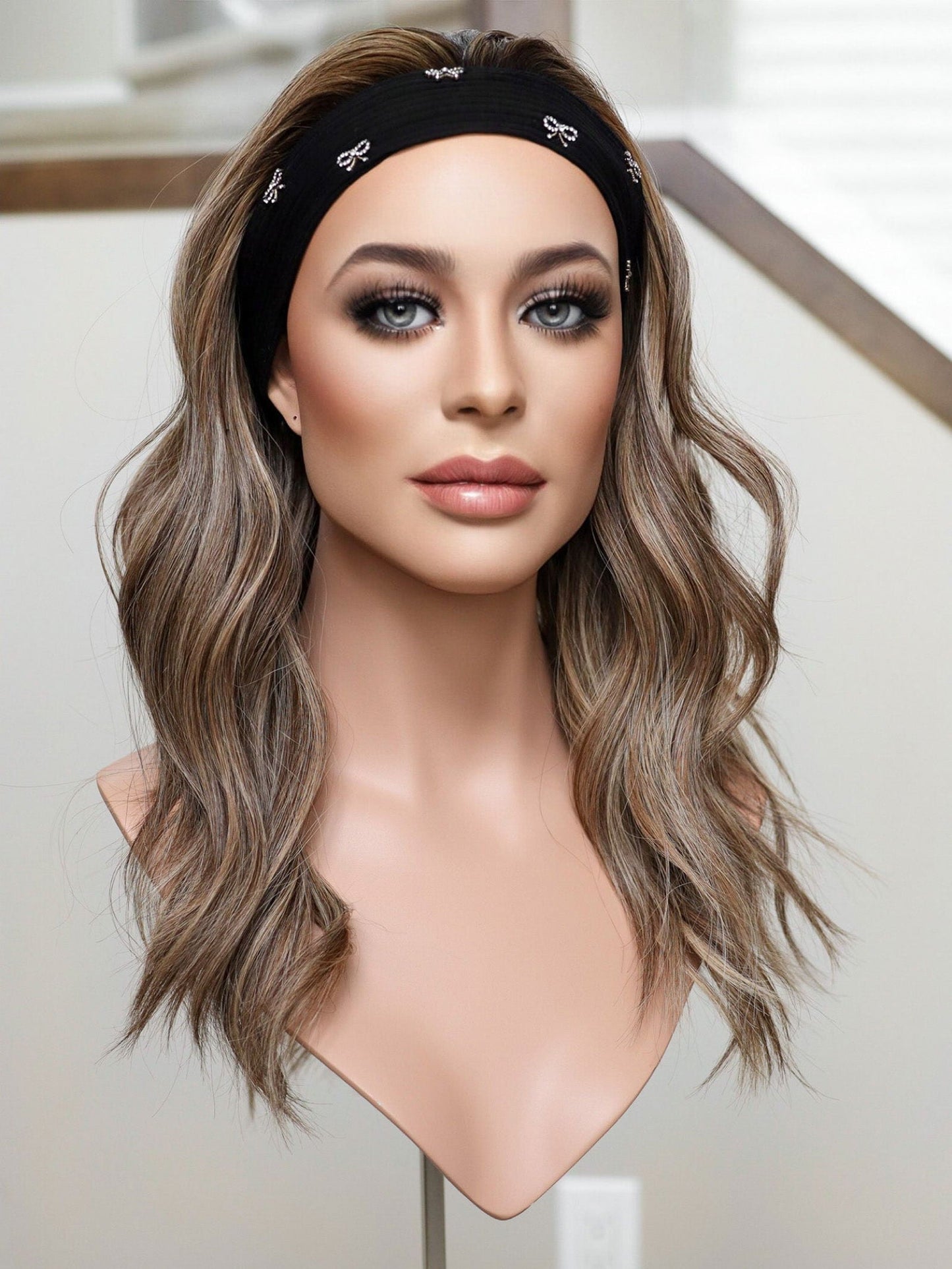 22" Anniston Bandfall Active Wig (M)