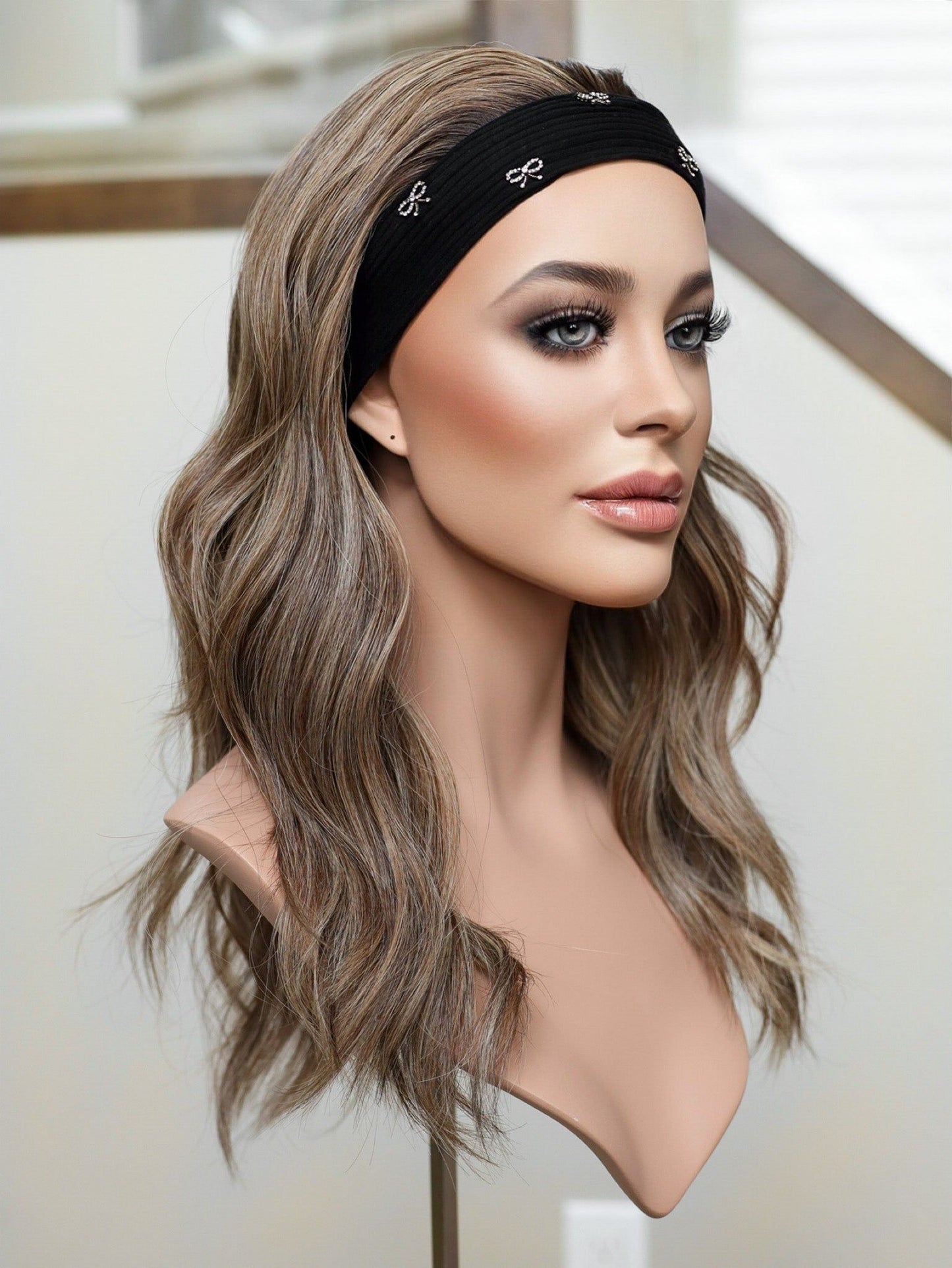 22" Anniston Bandfall Active Wig (M)