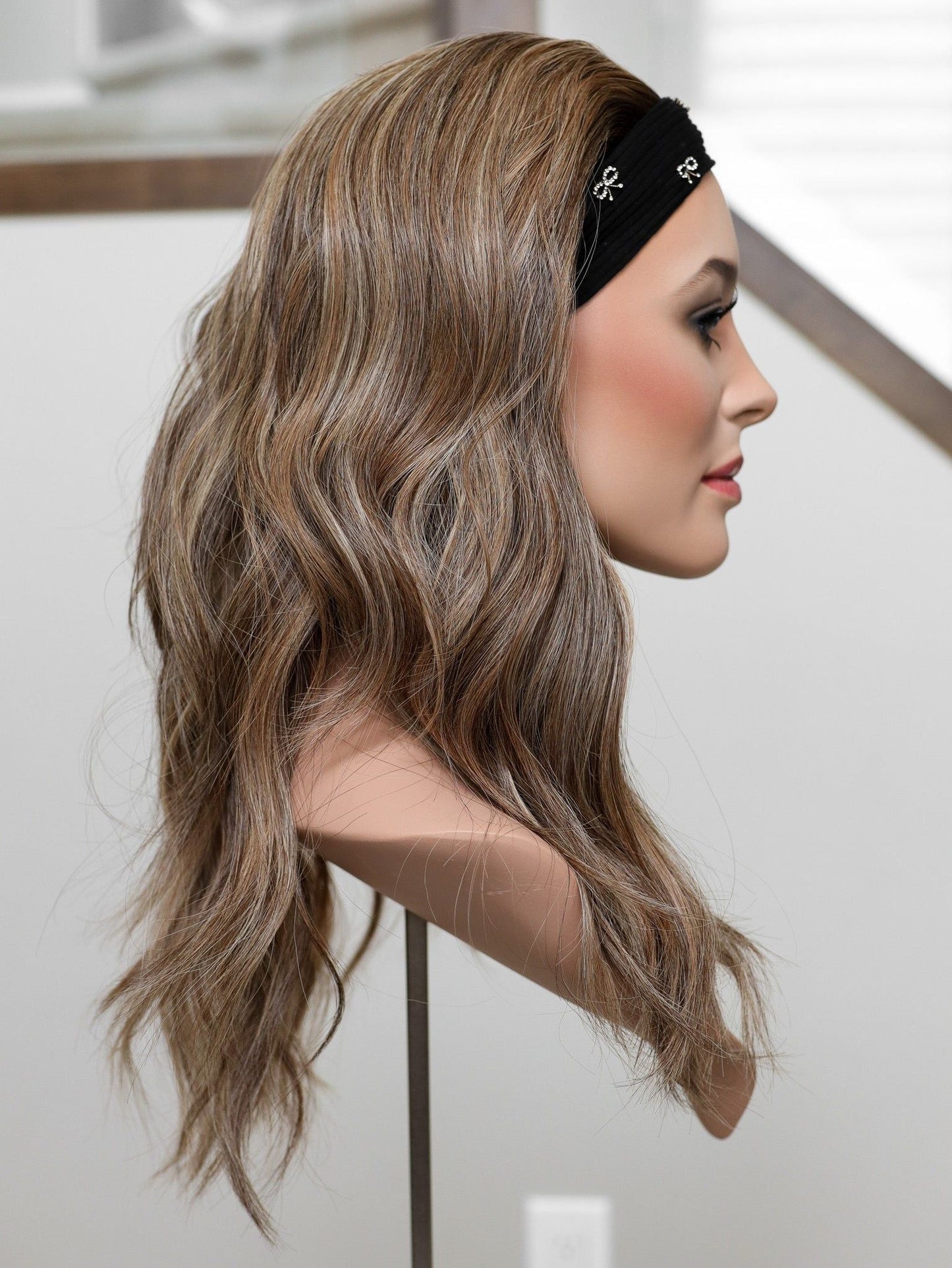 22" Anniston Bandfall Active Wig (M)