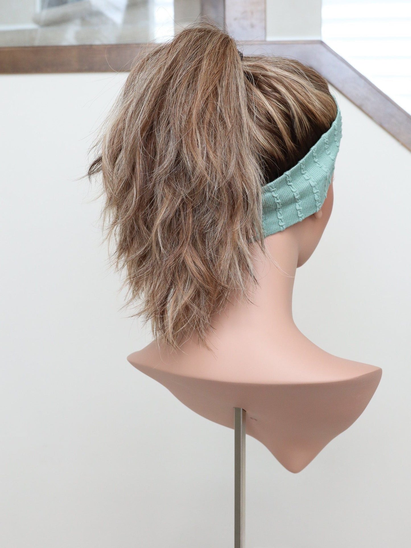 22" Anniston Wavy Pony Active Wig (S)