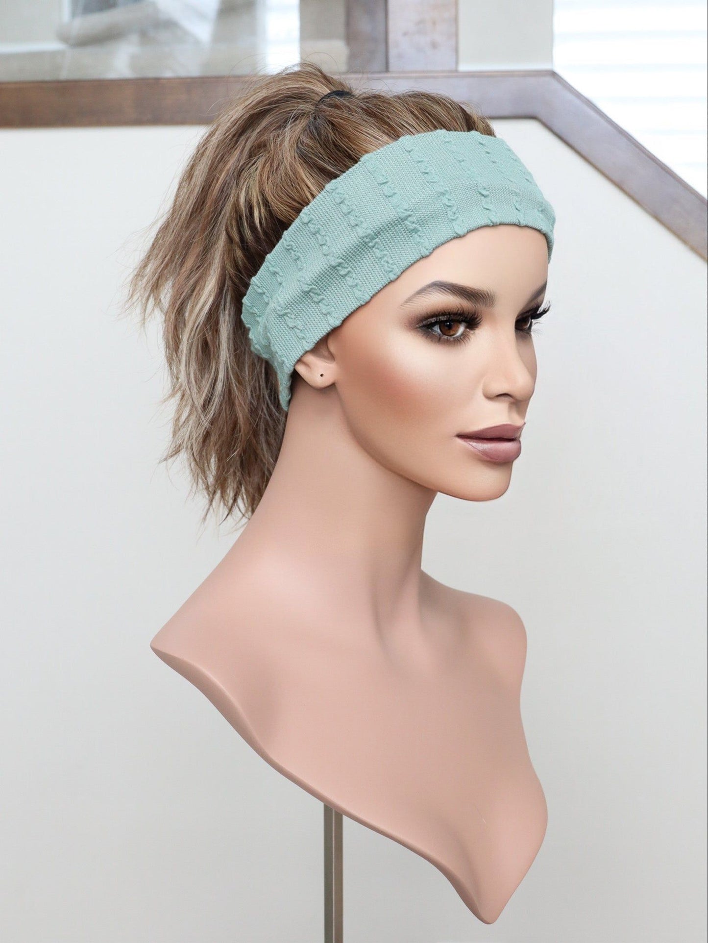 22" Anniston Wavy Pony Active Wig (S)