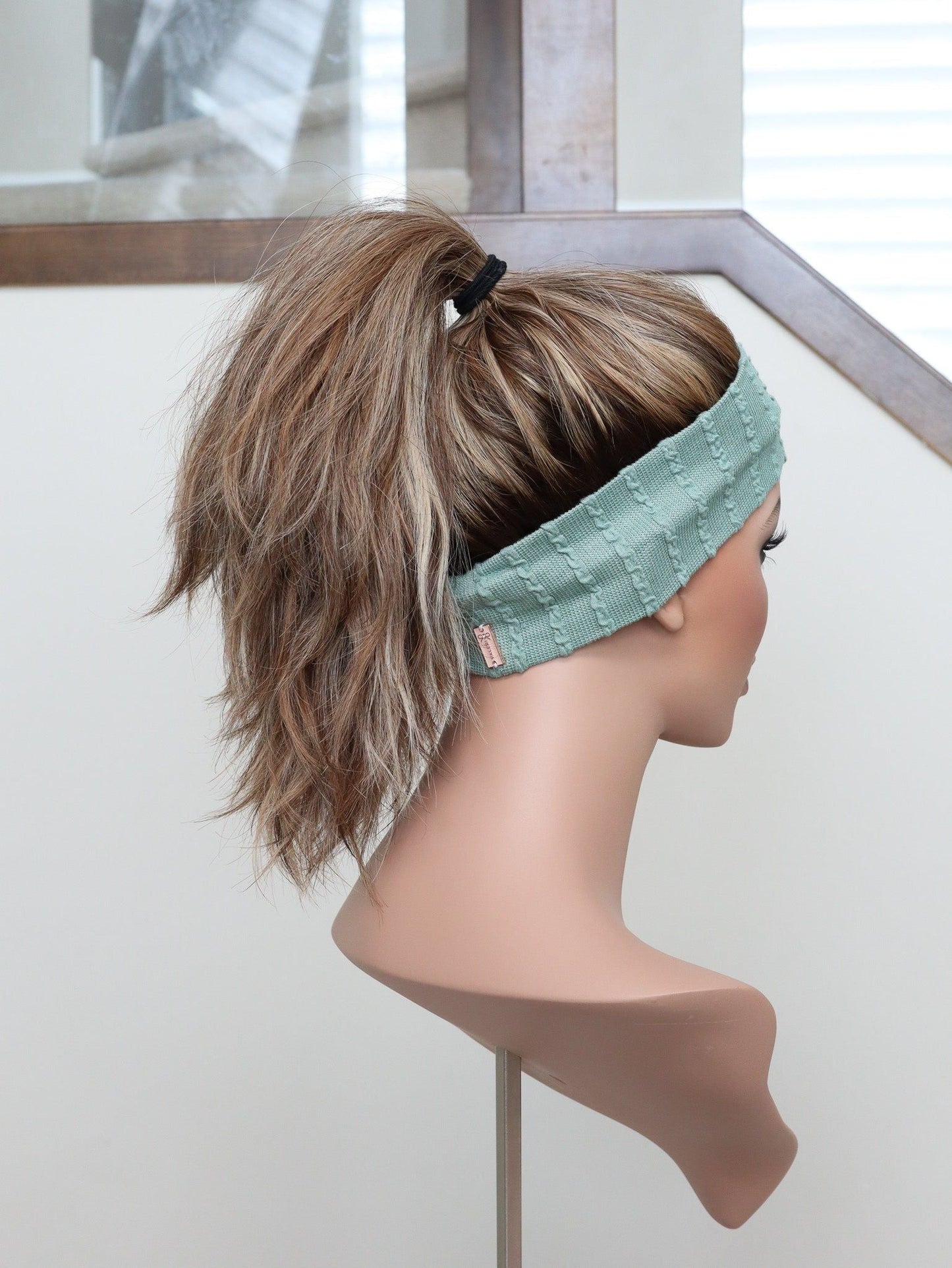 22" Anniston Wavy Pony Active Wig (S)