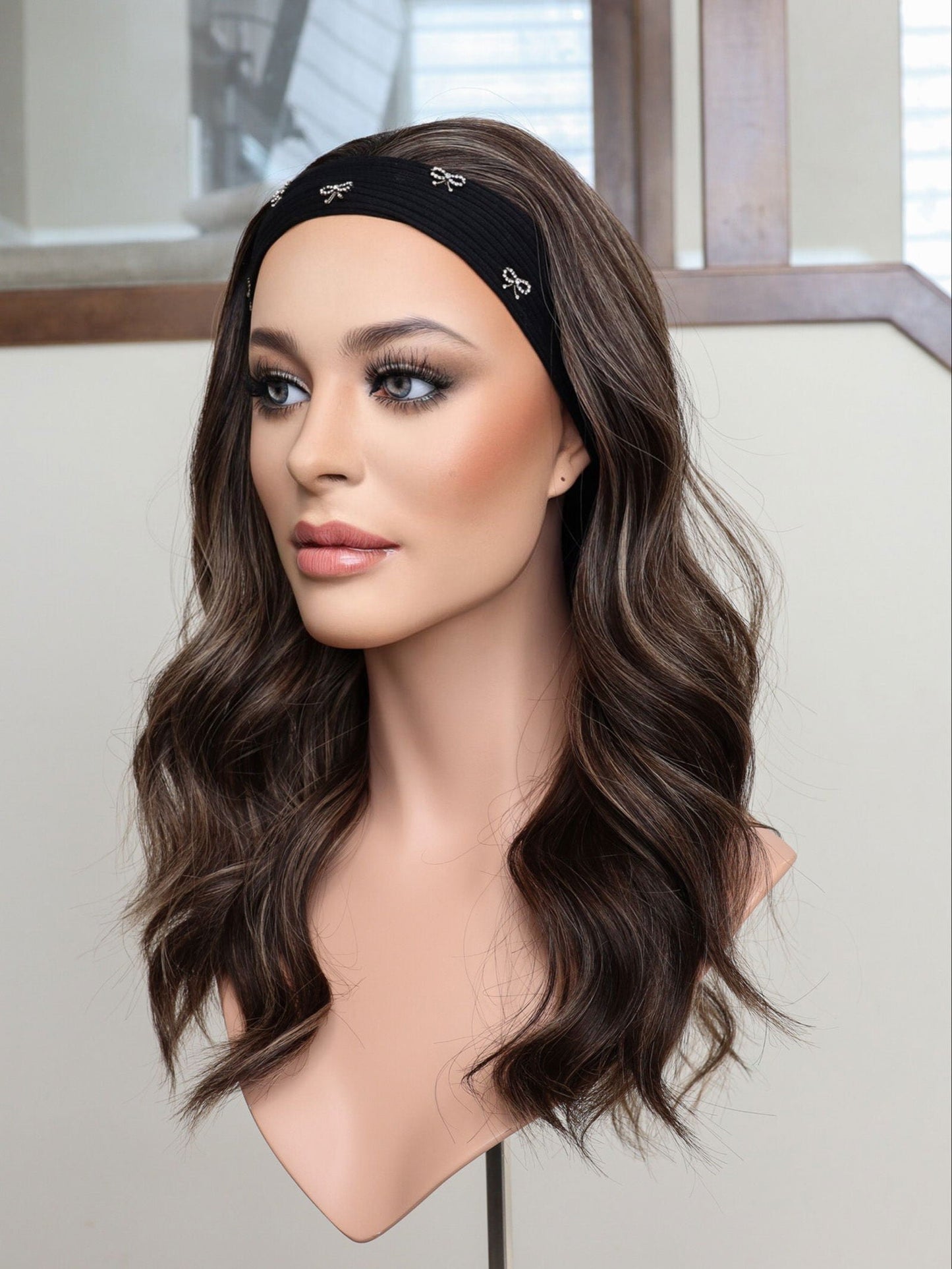 22" Flavia Bandfall Active Wig (S)