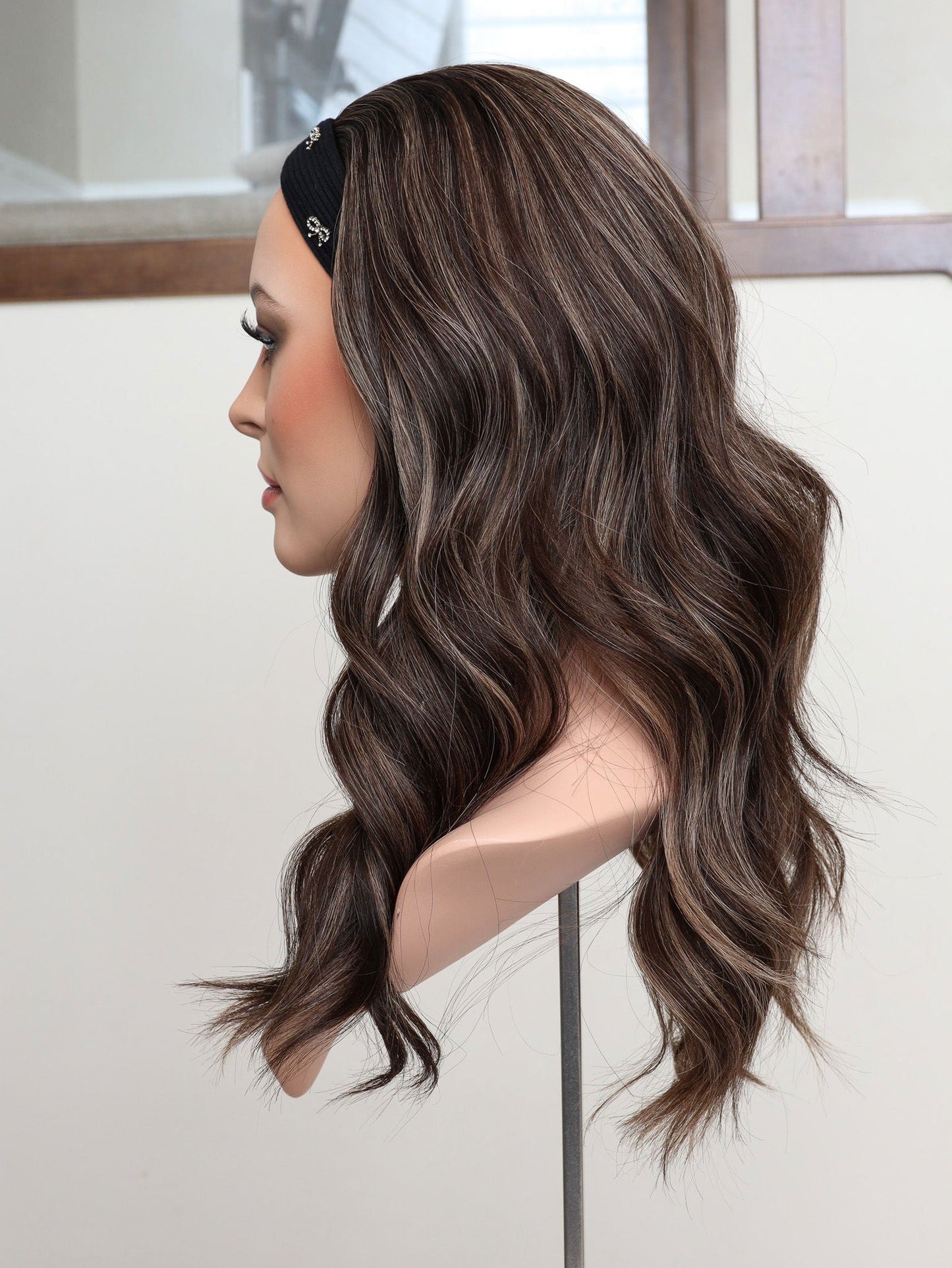 22" Flavia Bandfall Active Wig (S)