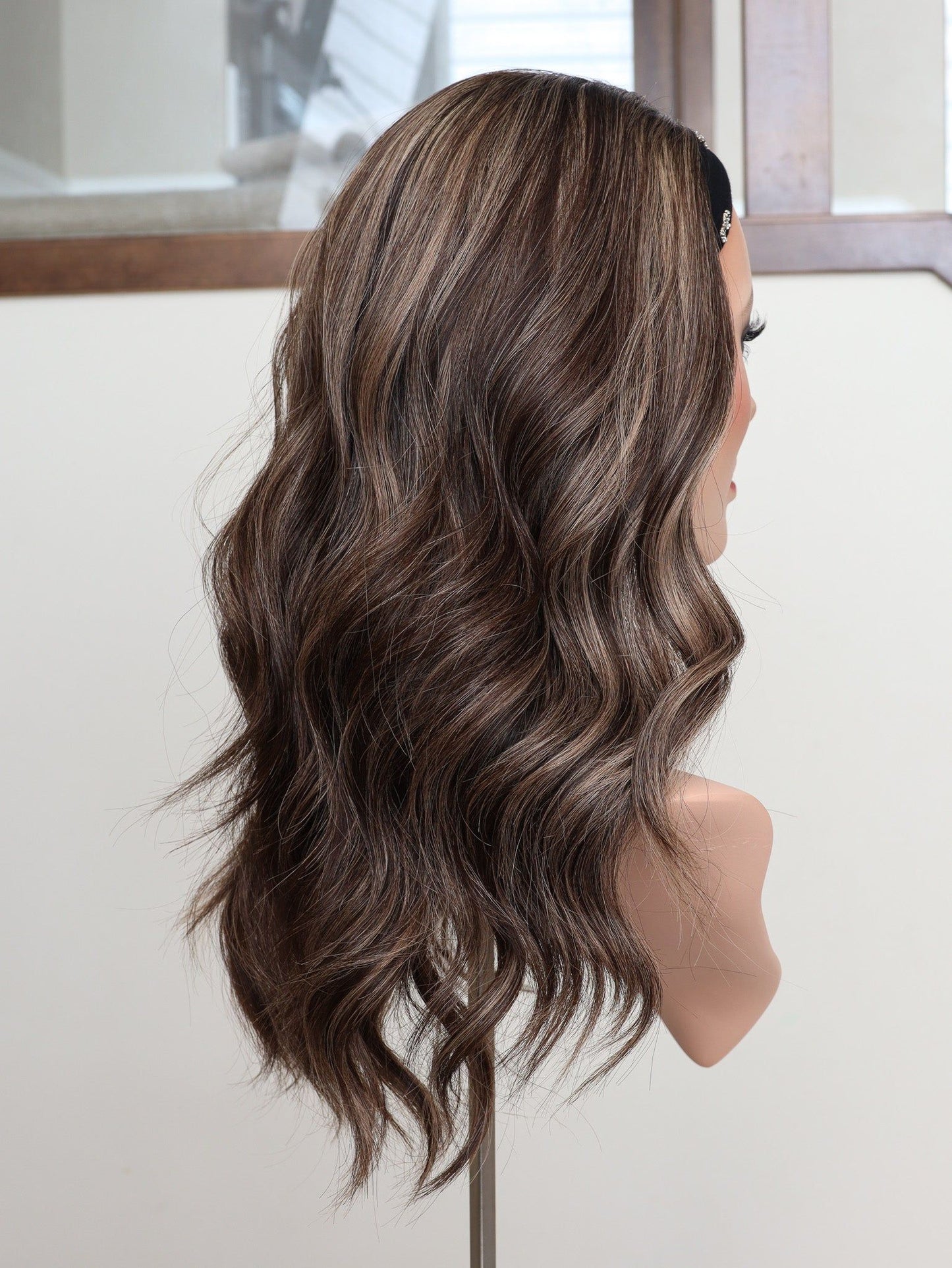 22" Flavia Bandfall Active Wig (S)