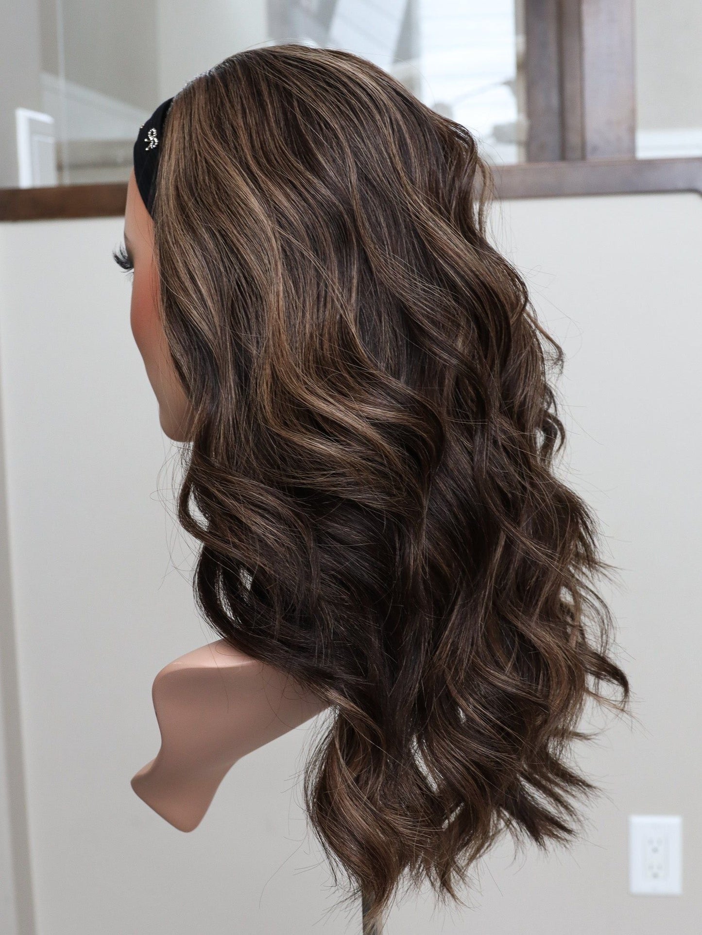 22" Jennifer Bandfall Active Wig (S)