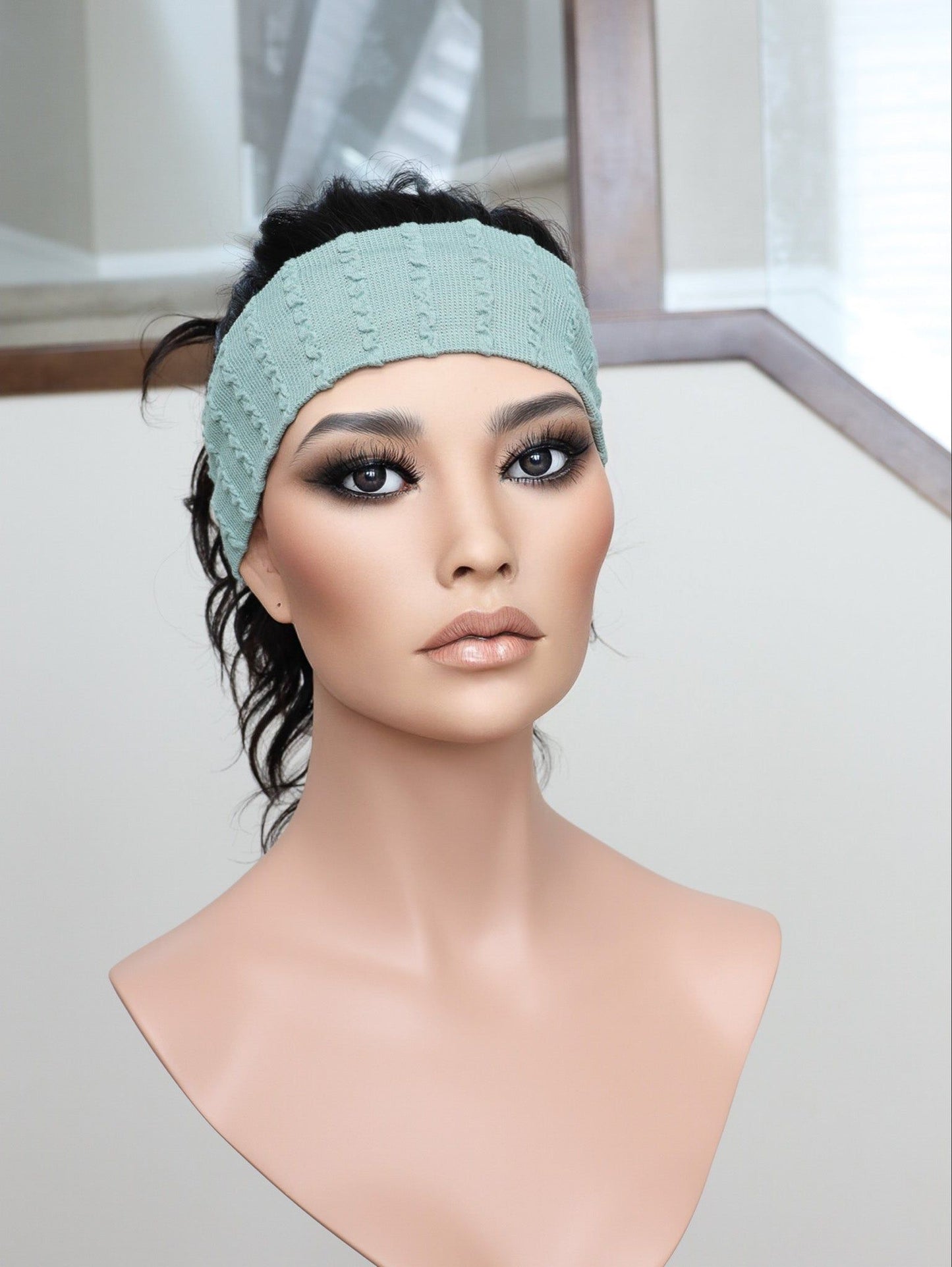 22" Natural Black Wavy Active Pony Wig (S)