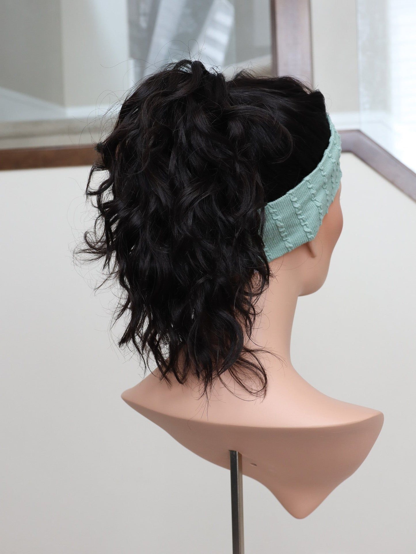 22" Natural Black Wavy Active Pony Wig (S)