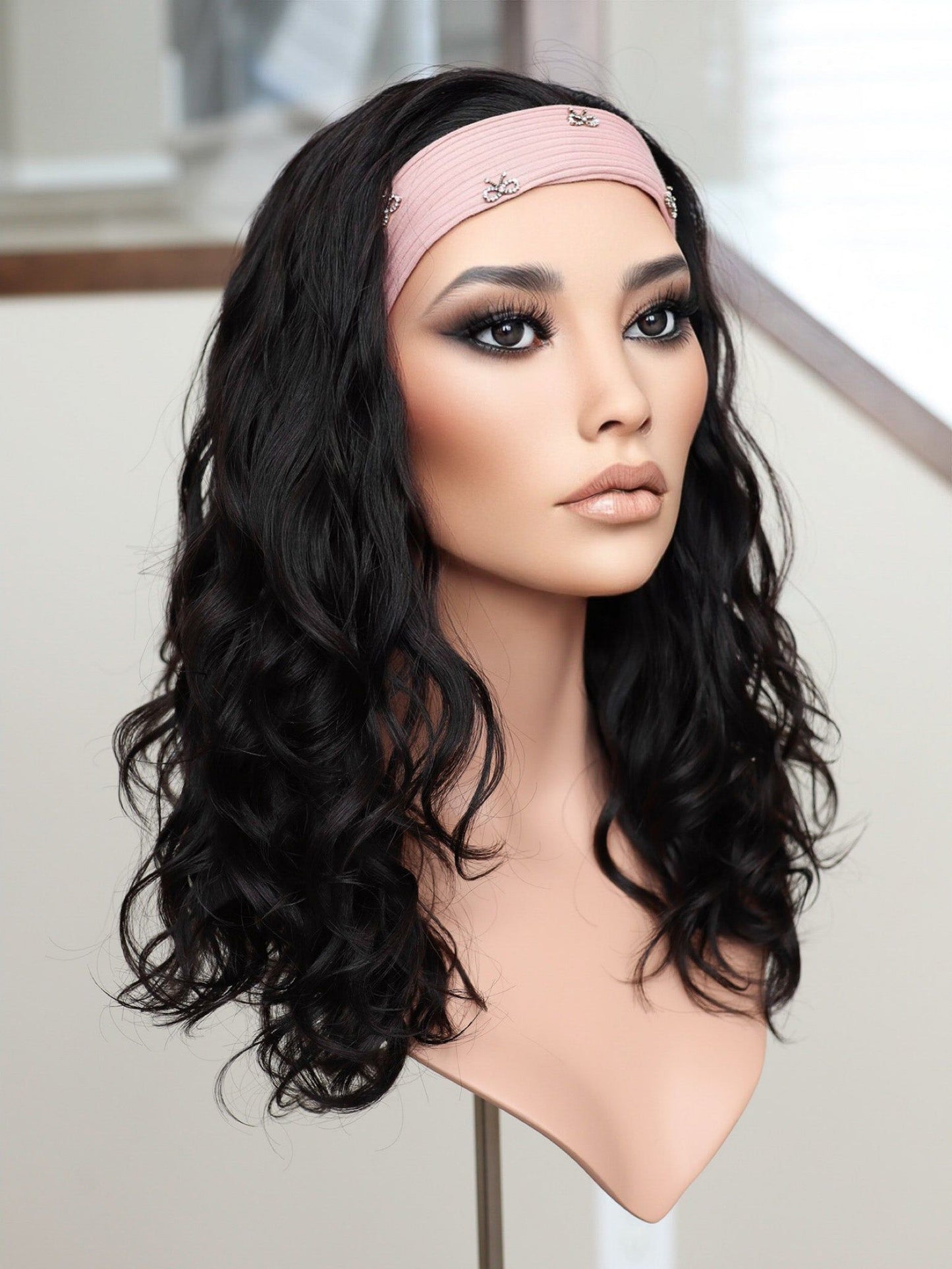 22" Natural Black Wavy Bandfall Active Wig (M)