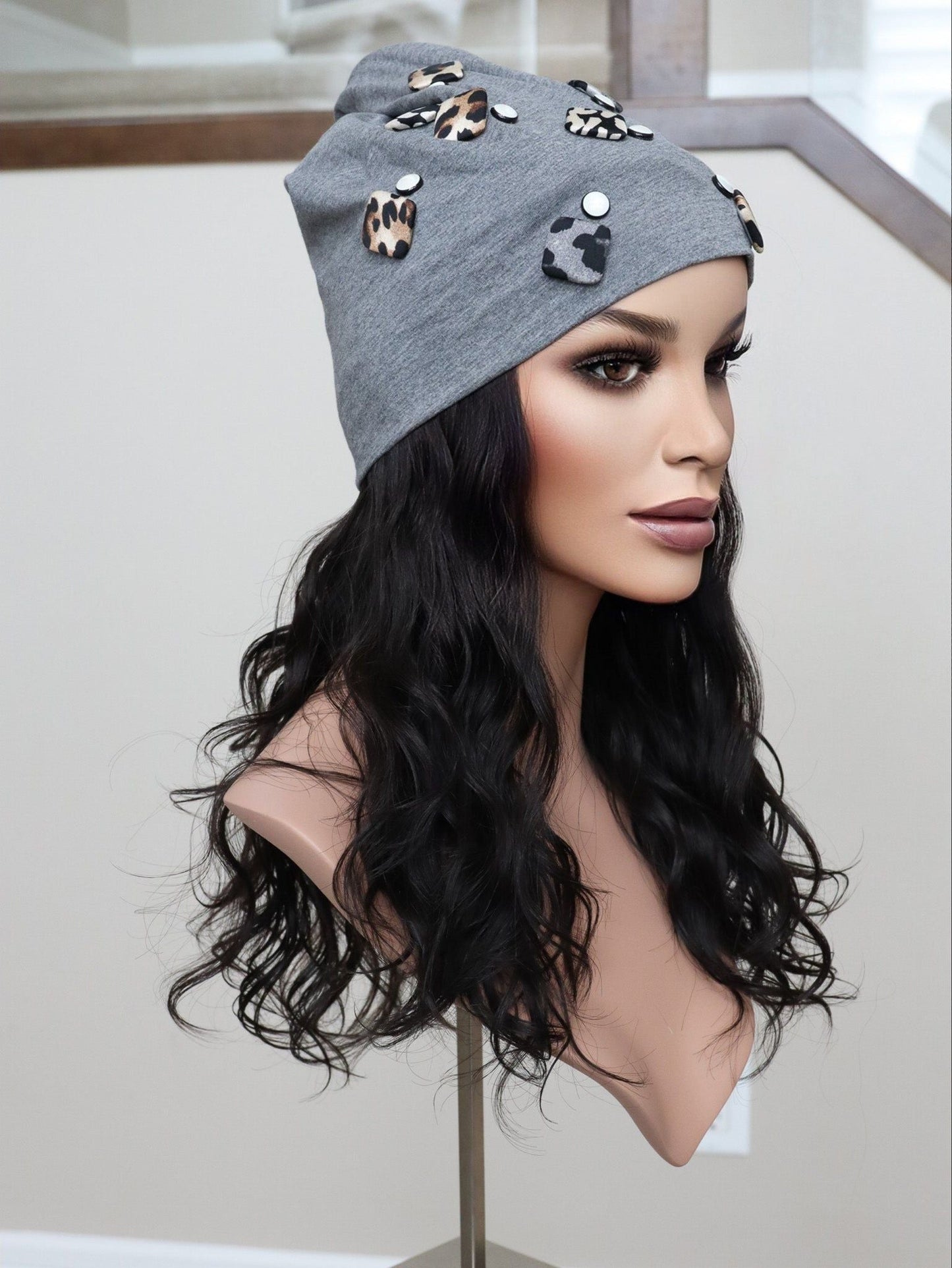 22" Natural Black Wavy Hat Wig (S)