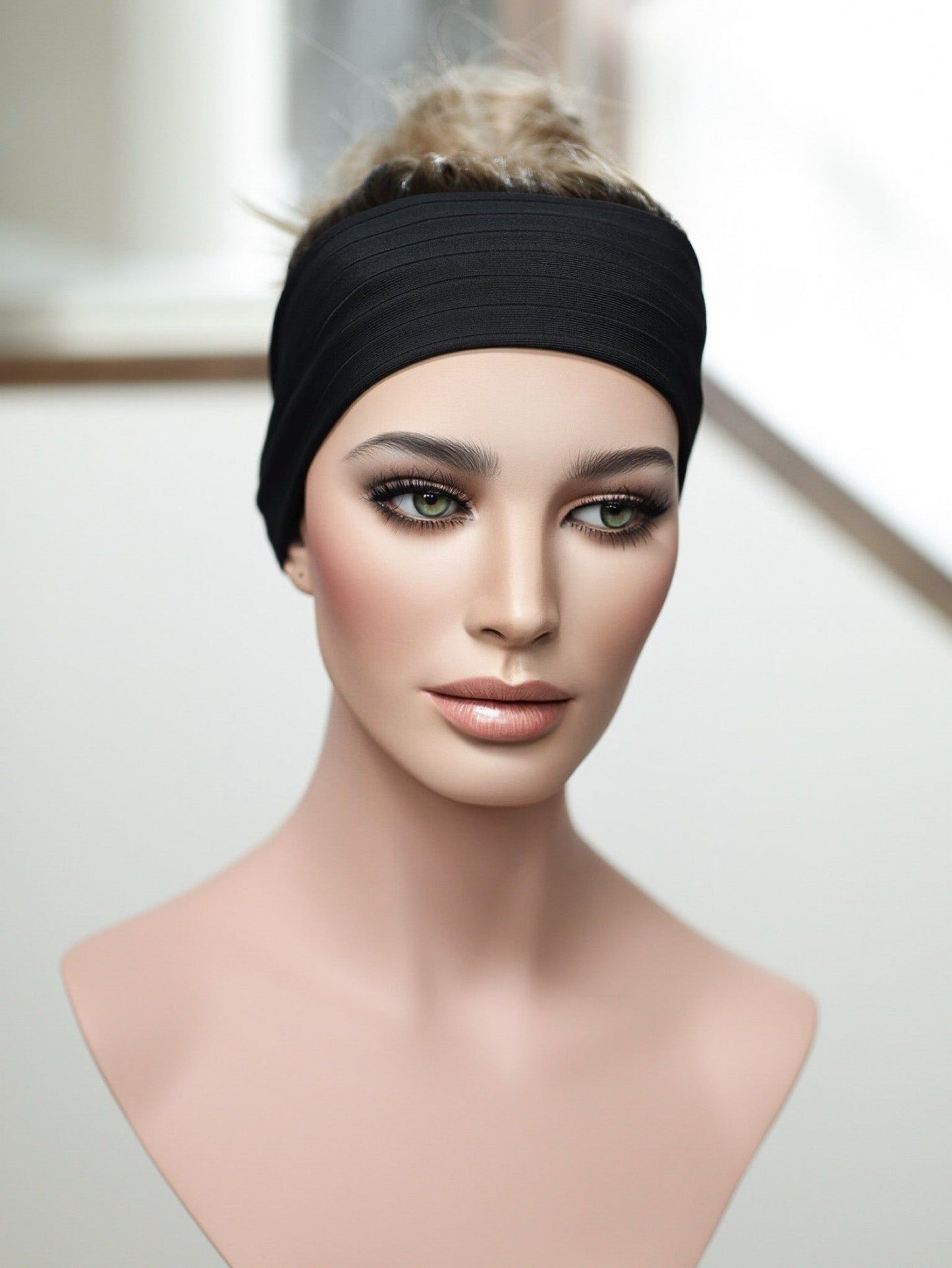 22" Olivia Active Pony Wig (M)