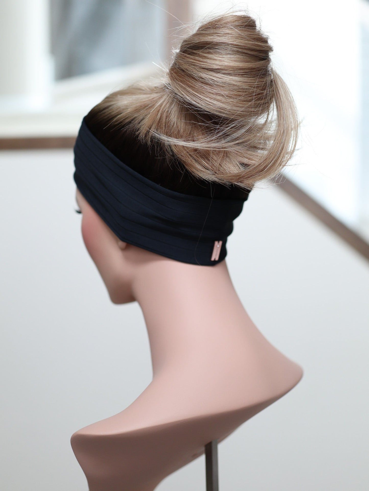 22" Olivia Active Pony Wig (M)