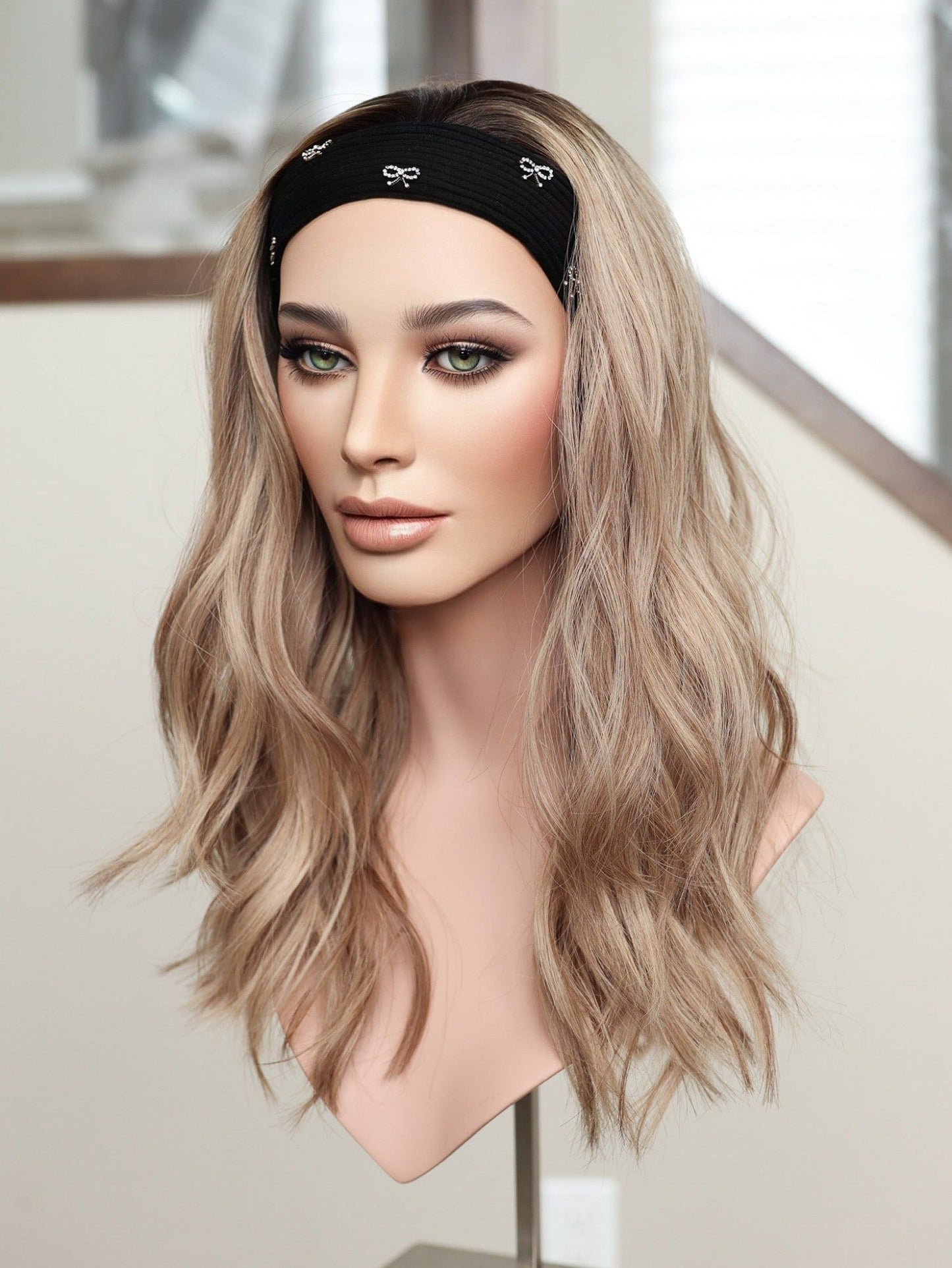 22" Olivia Bandfall Active Wig (M)