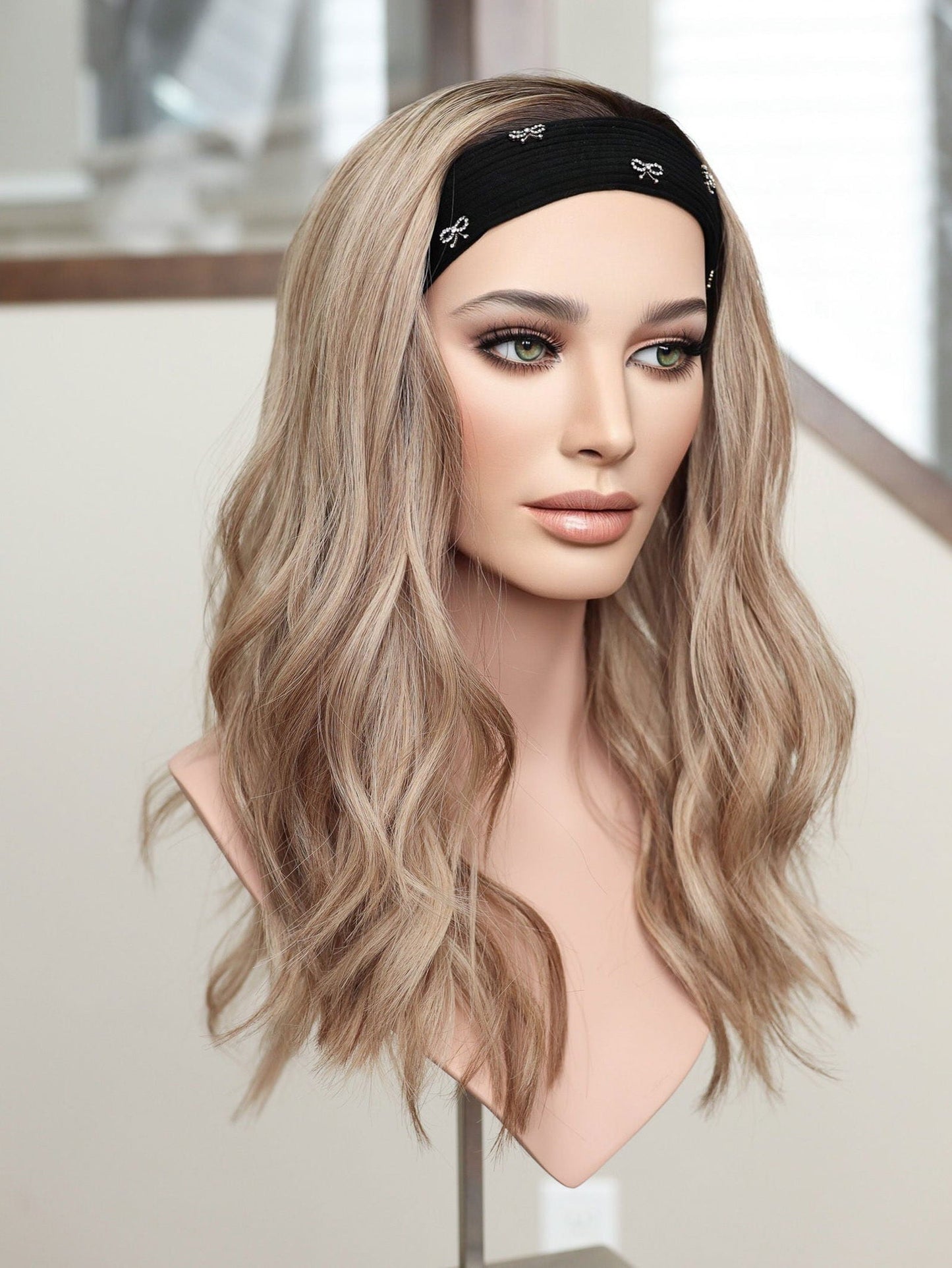 22" Olivia Bandfall Active Wig (M)