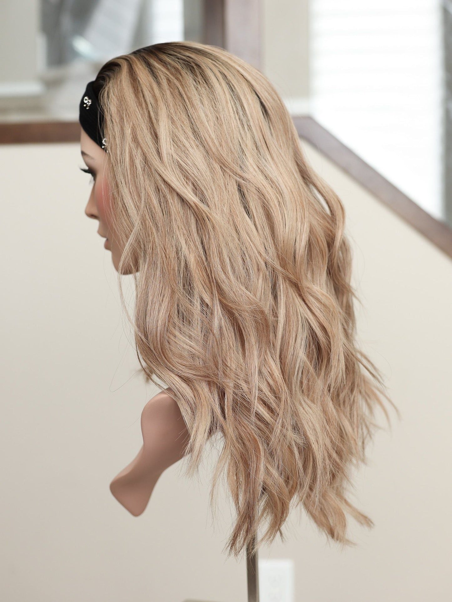 22" Olivia Bandfall Active Wig (M)
