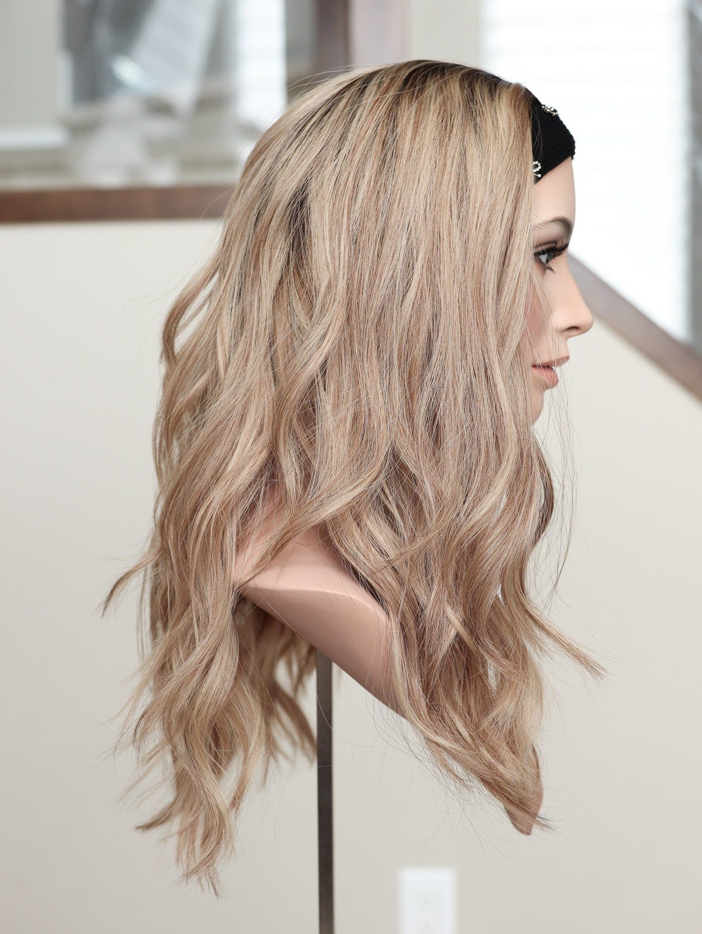 22" Olivia Bandfall Active Wig (M)