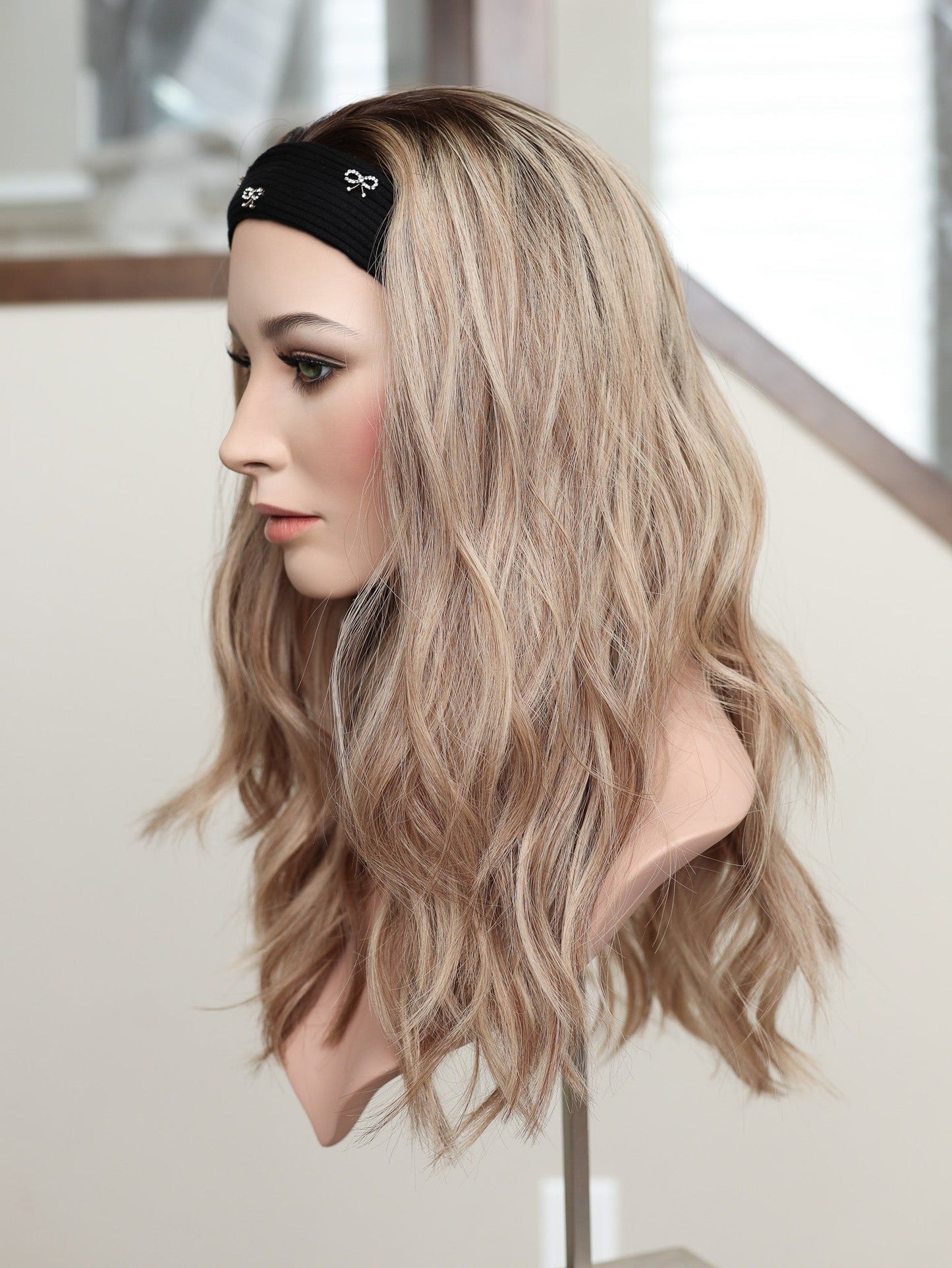 22" Olivia Bandfall Active Wig (M)